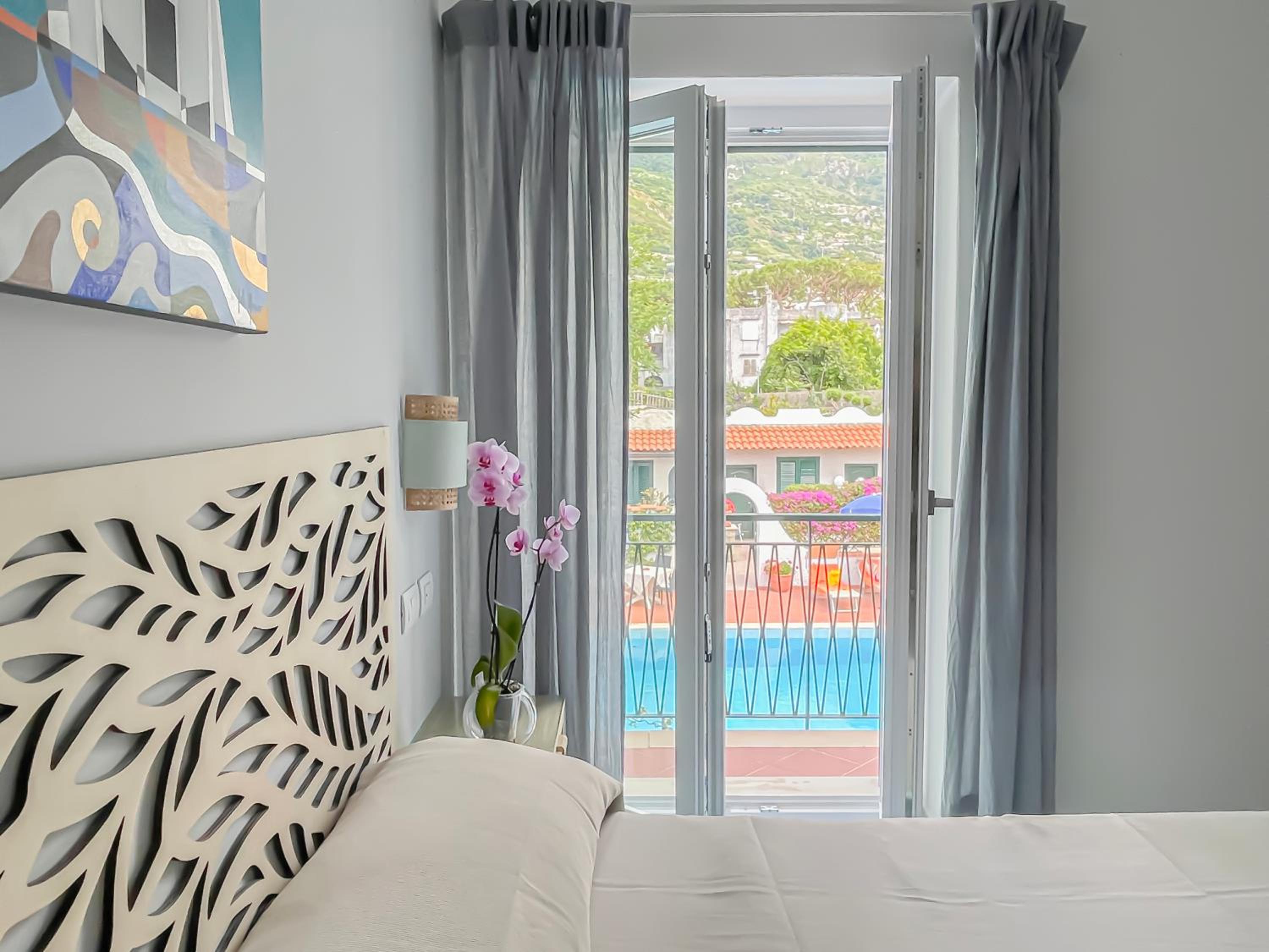Standard Double Room - Photo 12