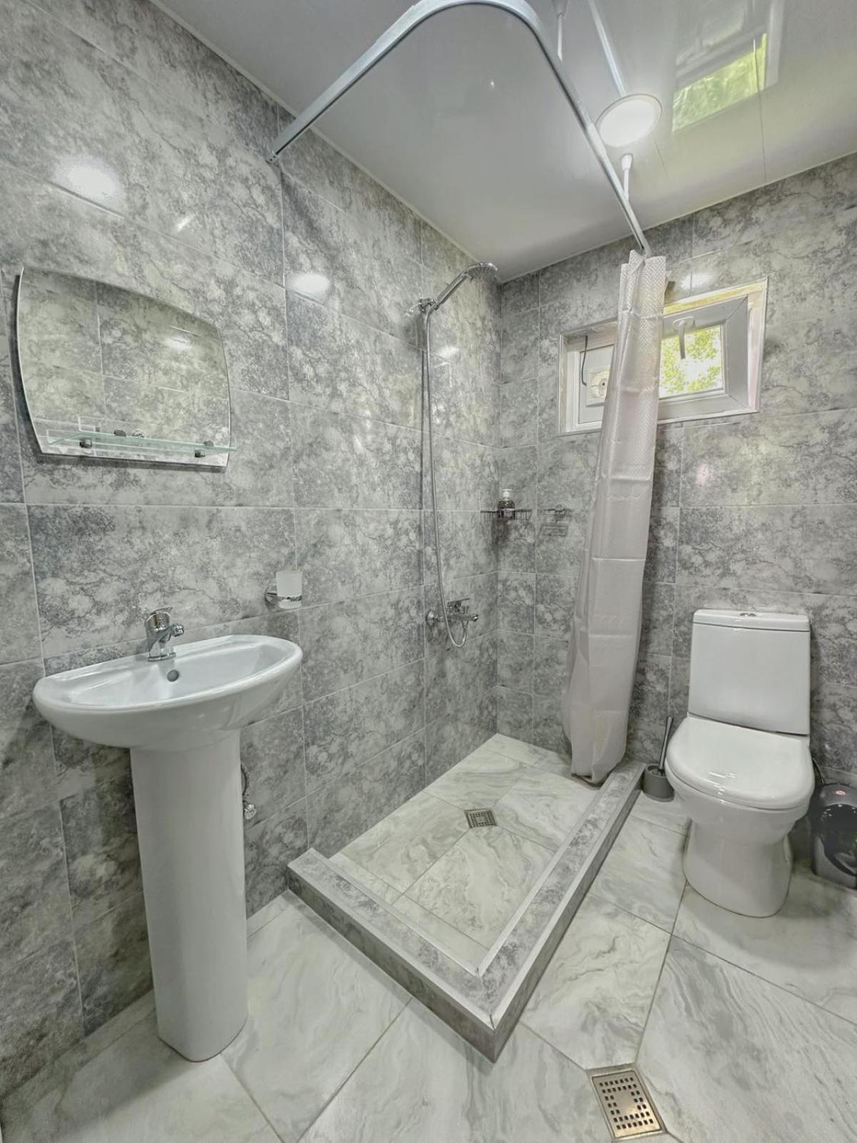Double Room with Private Bathroom photo 3