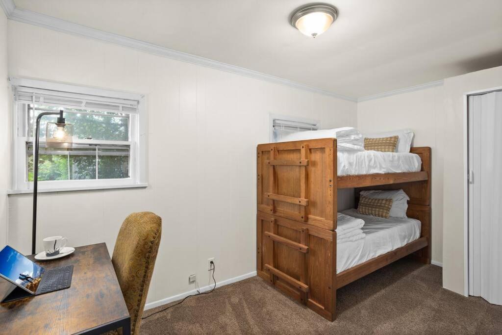 Two-Bedroom House photo 3