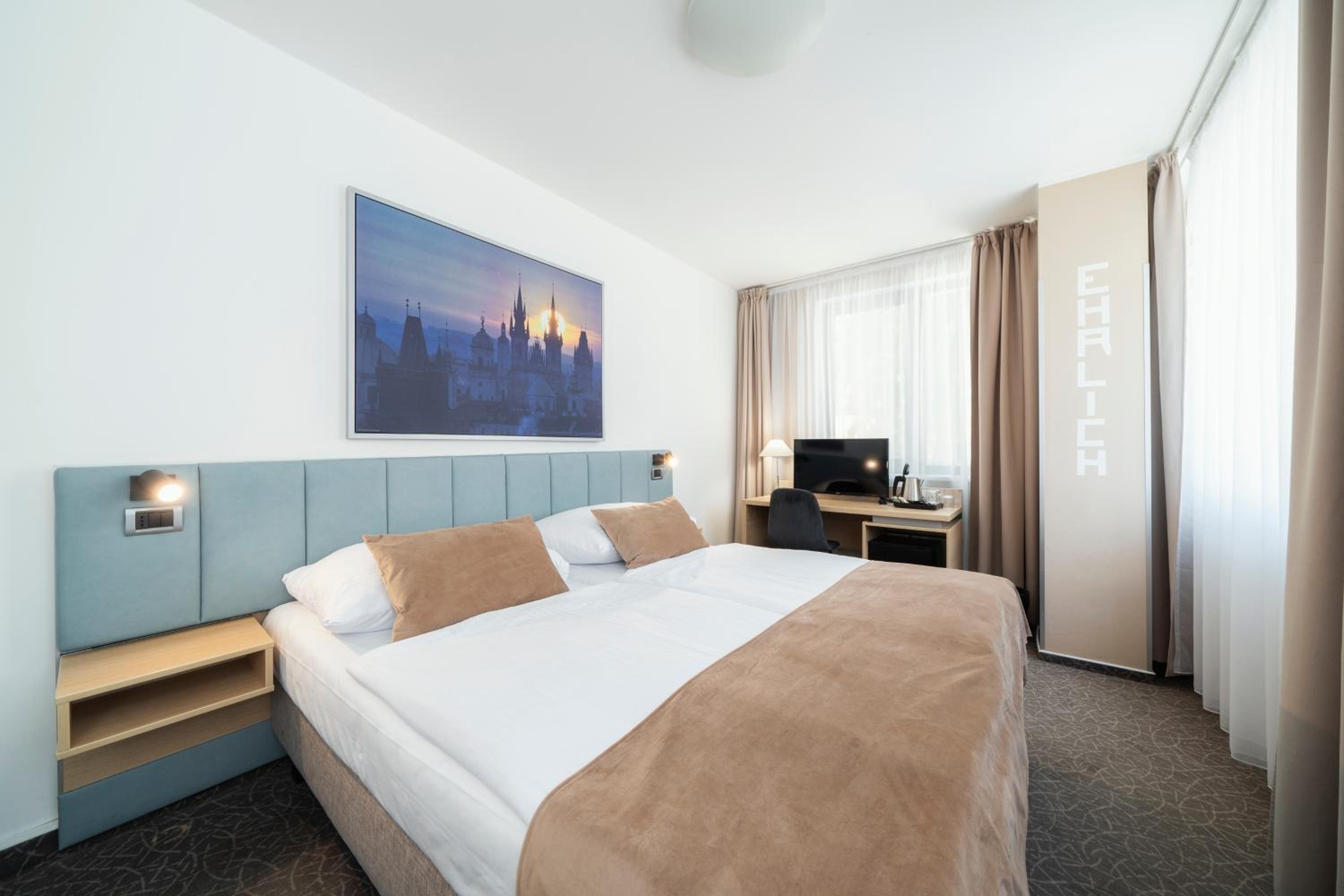 Standard Double or Twin Room photo 1