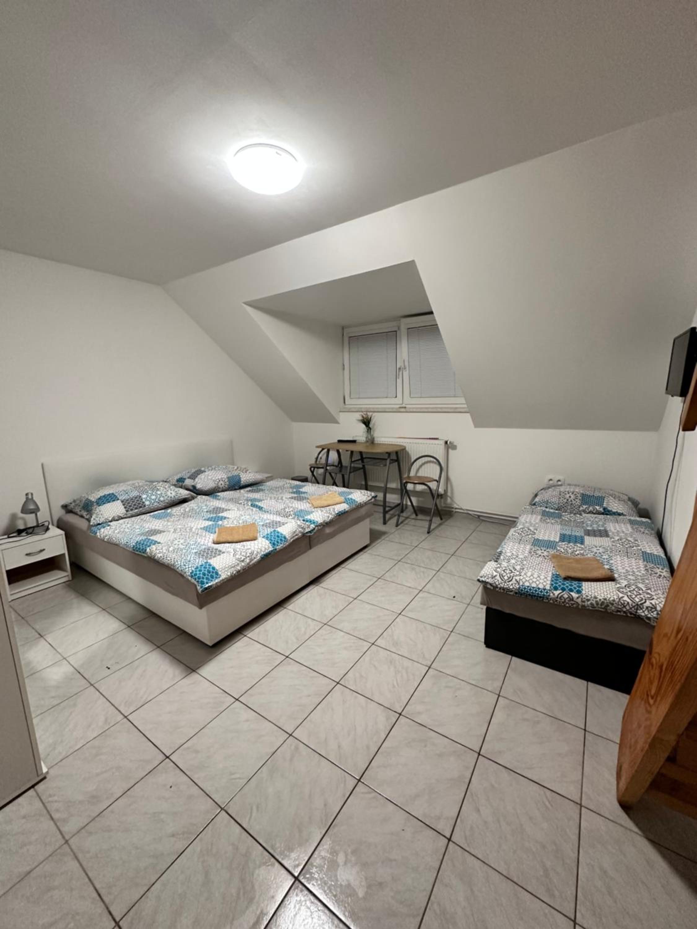 Family Room with Private Bathroom photo 1