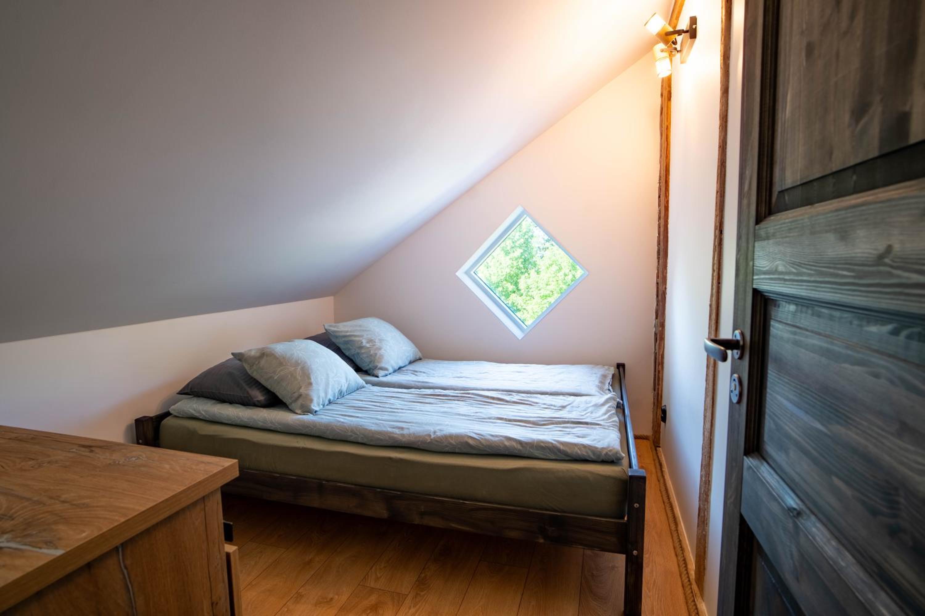 One-Bedroom Apartment photo 3