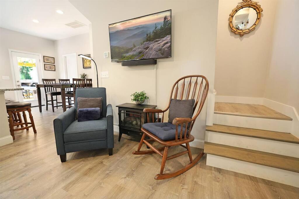 Three-Bedroom House photo 1