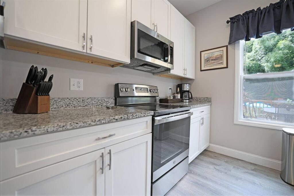 Three-Bedroom House photo 3