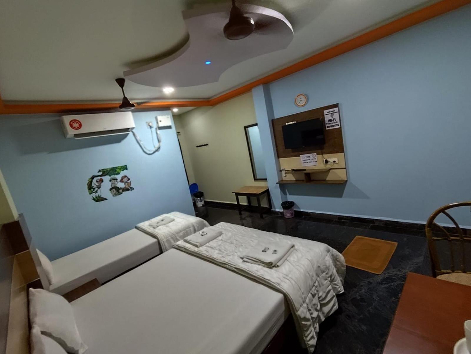 Deluxe Triple Room - Photo 36
