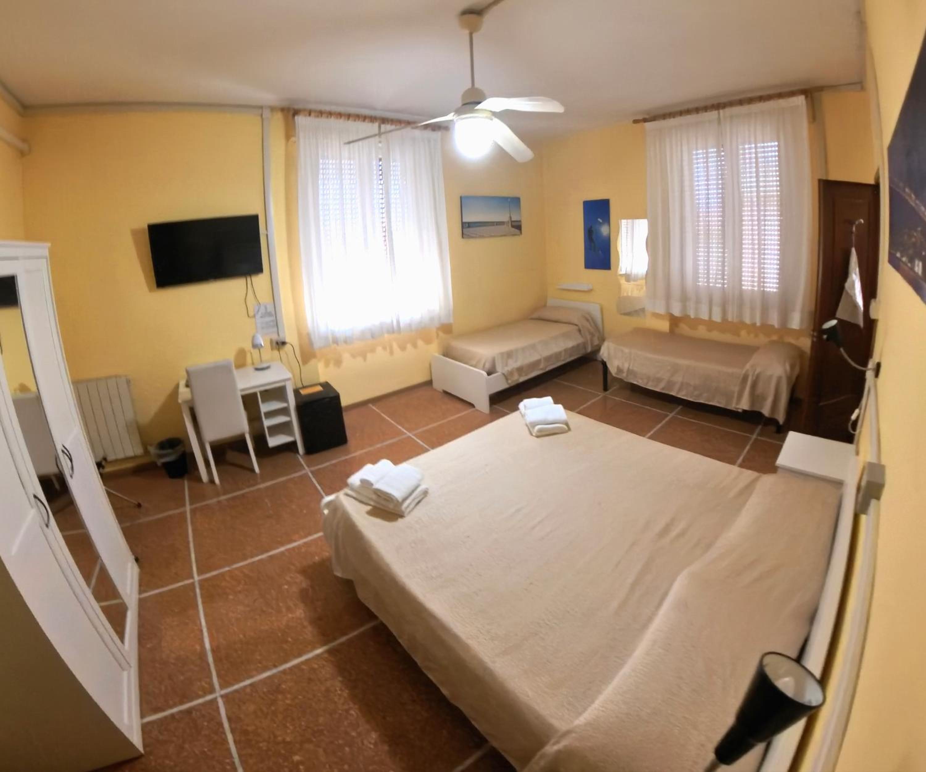 Quadruple Room - Photo 4
