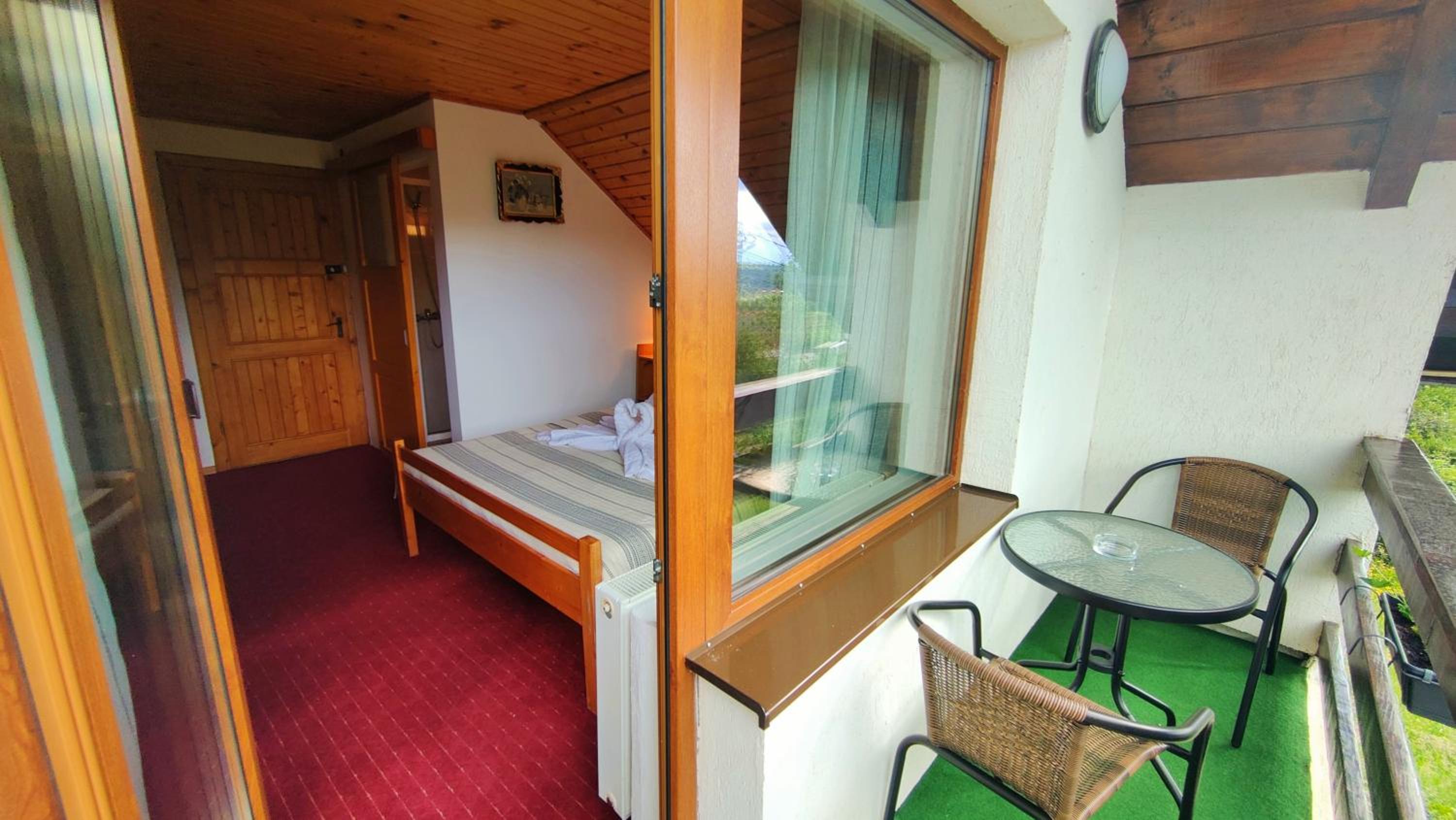 Deluxe Double Room with Balcony photo 3