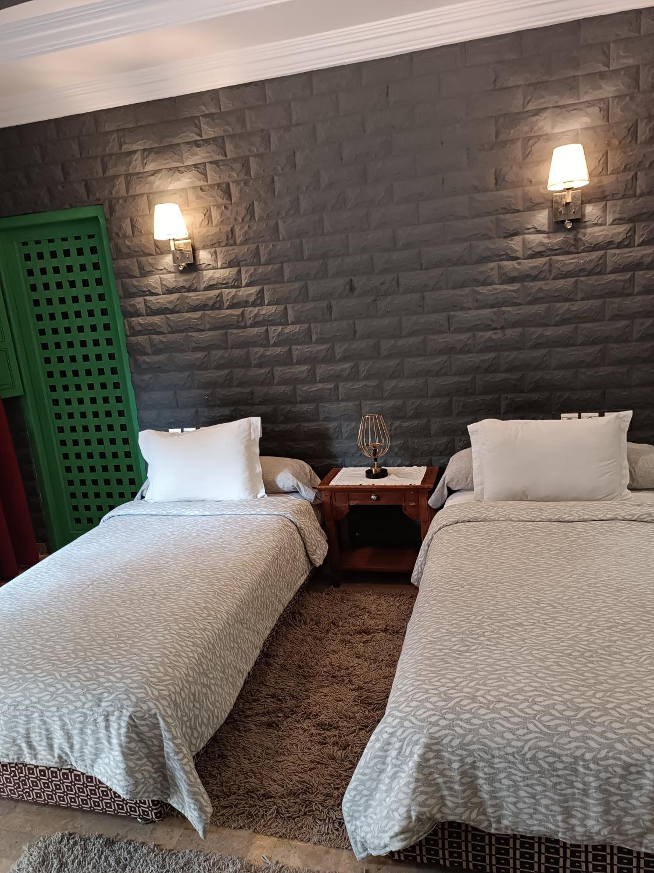 Double or Twin Room with Pool View - Photo 4