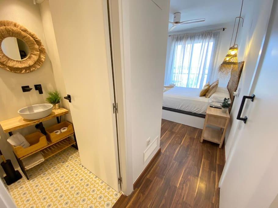 One-Bedroom Apartment photo 2