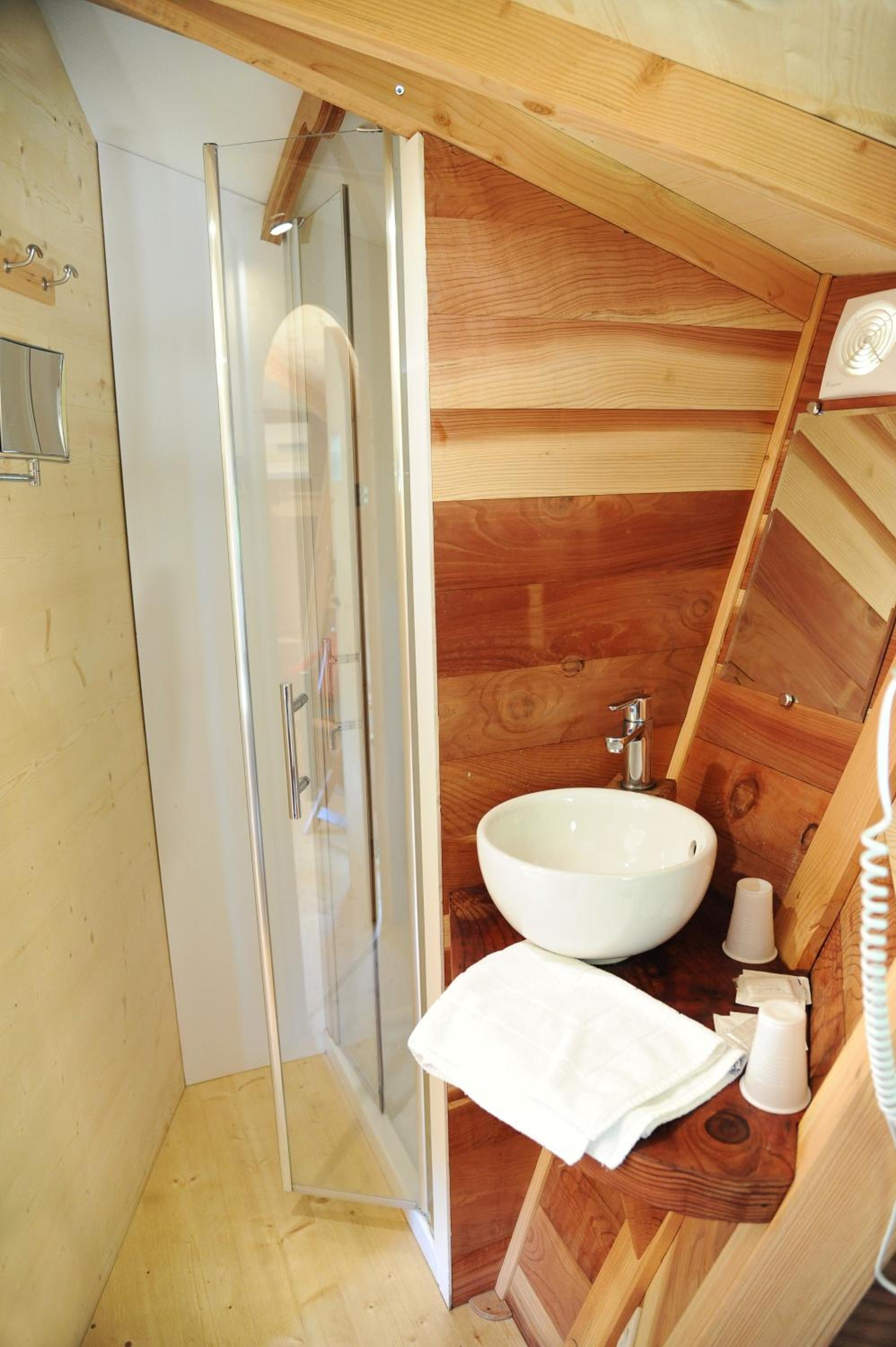 Cabin photo 2