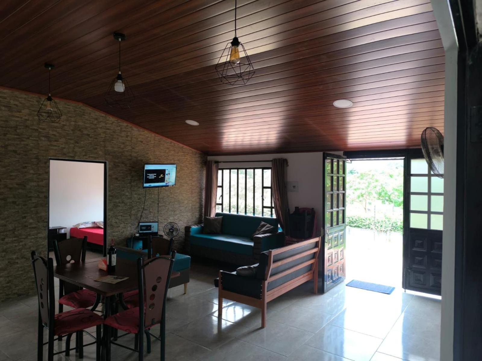 One-Bedroom House photo 2