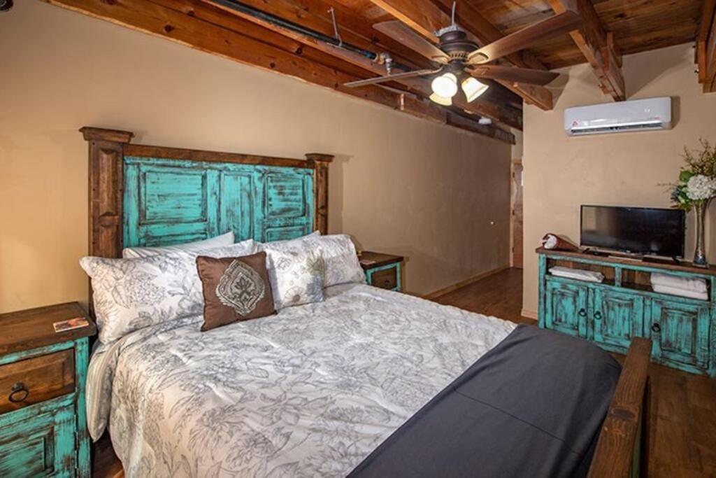 Deluxe Queen Room photo 2