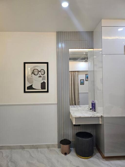 One-Bedroom Apartment photo 3