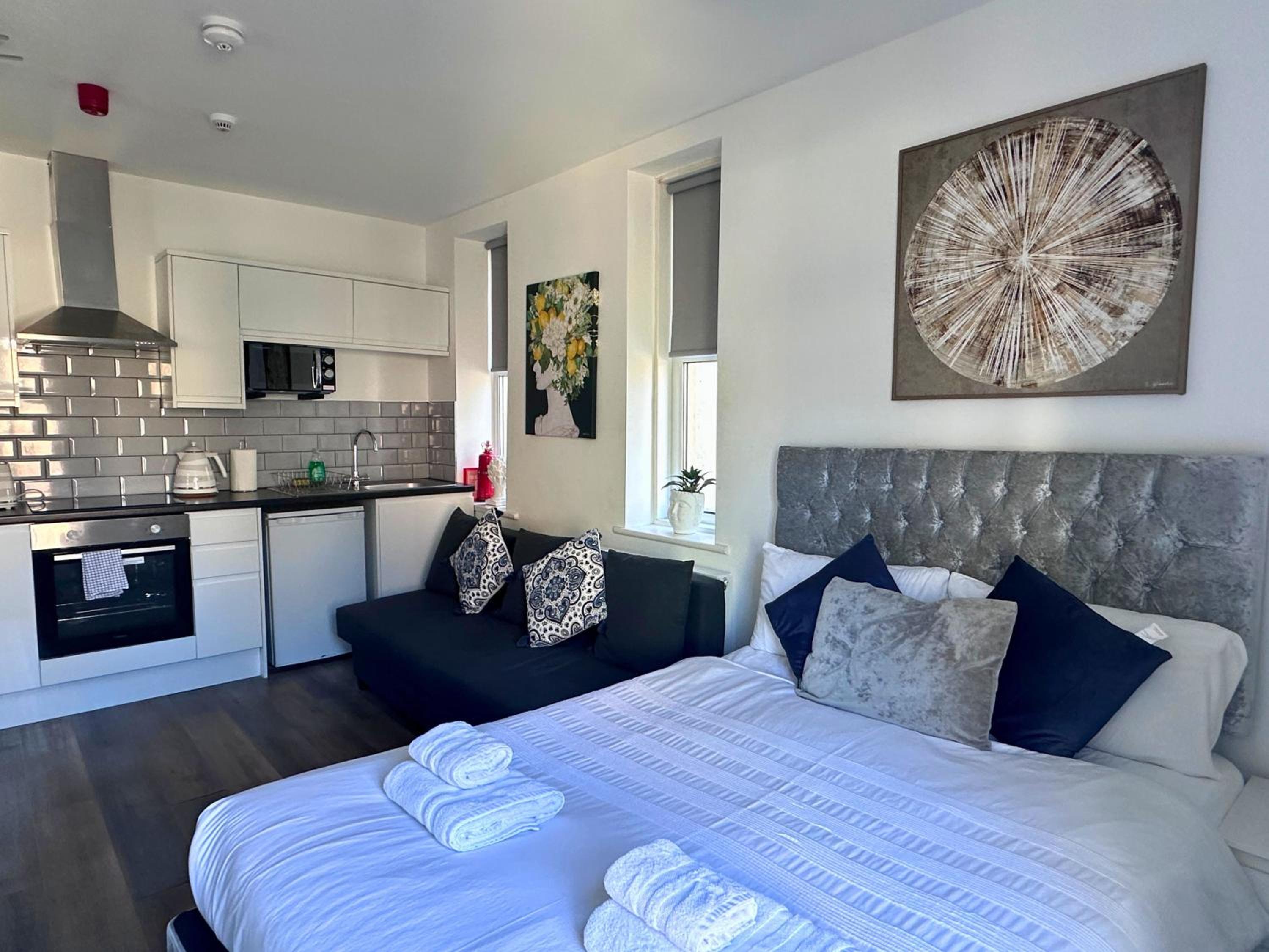 Duplex Studio # 2 - Photo 1