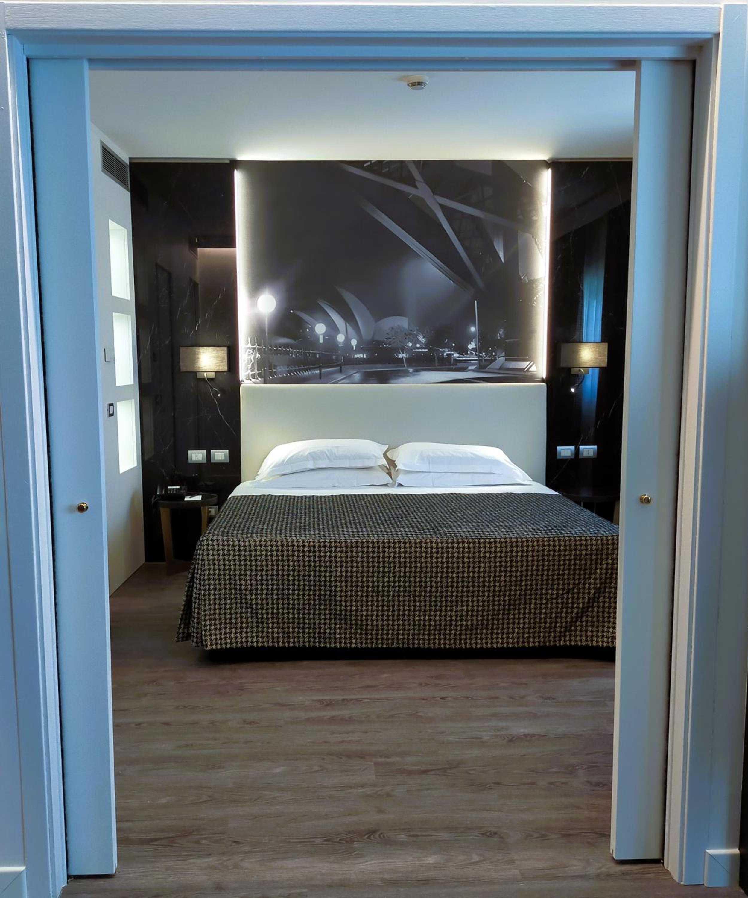 Suite - Photo 6