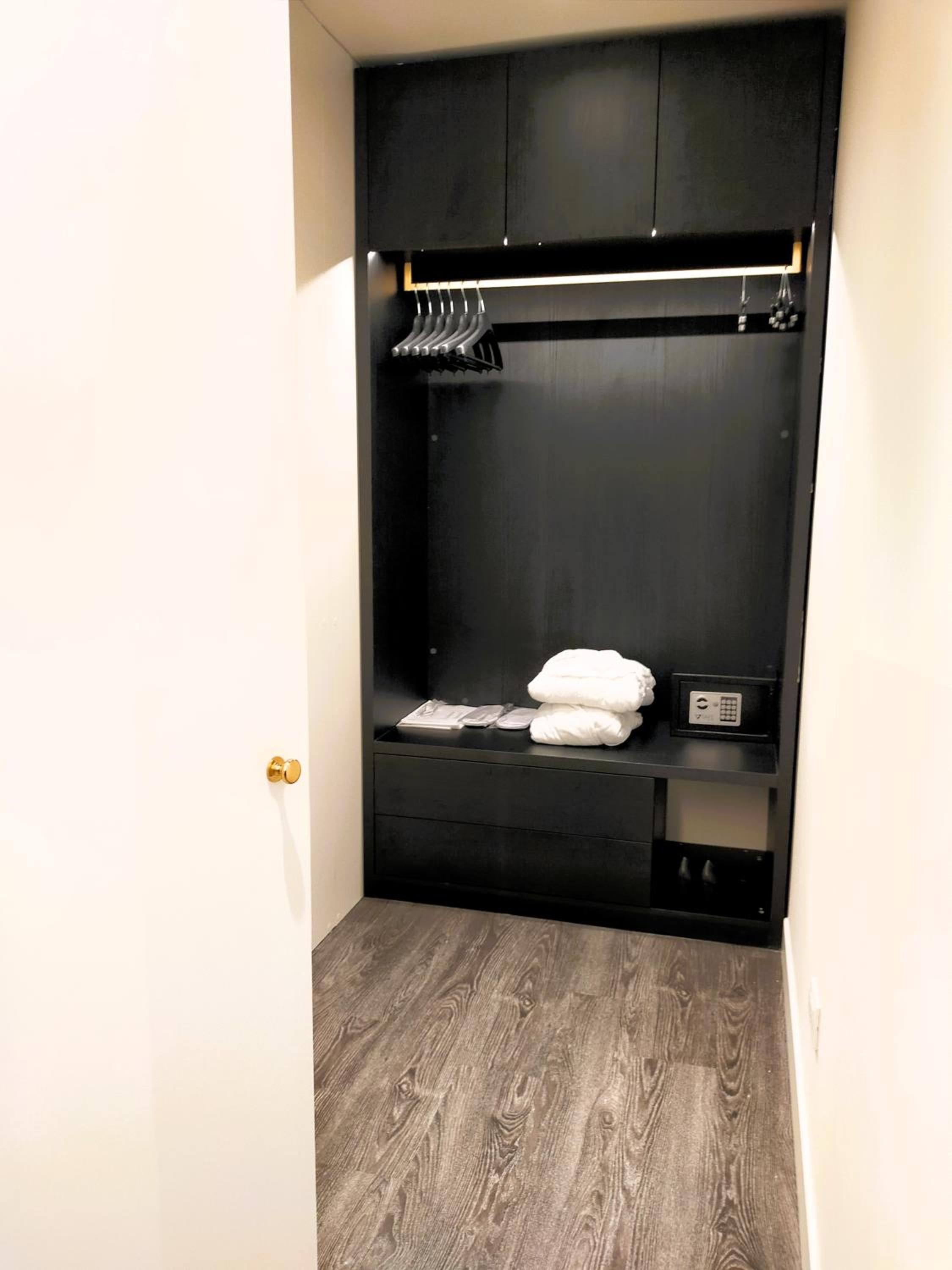 Suite - Photo 2