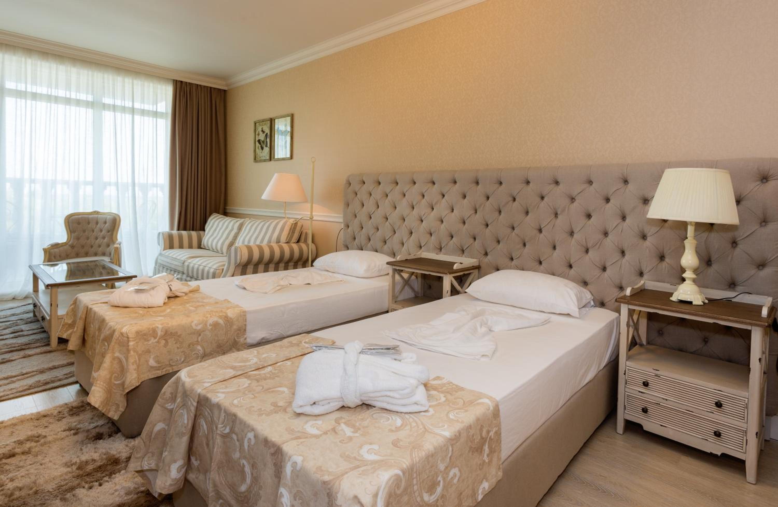 Double or Twin Room (2 Adults + 1 Child) photo 1