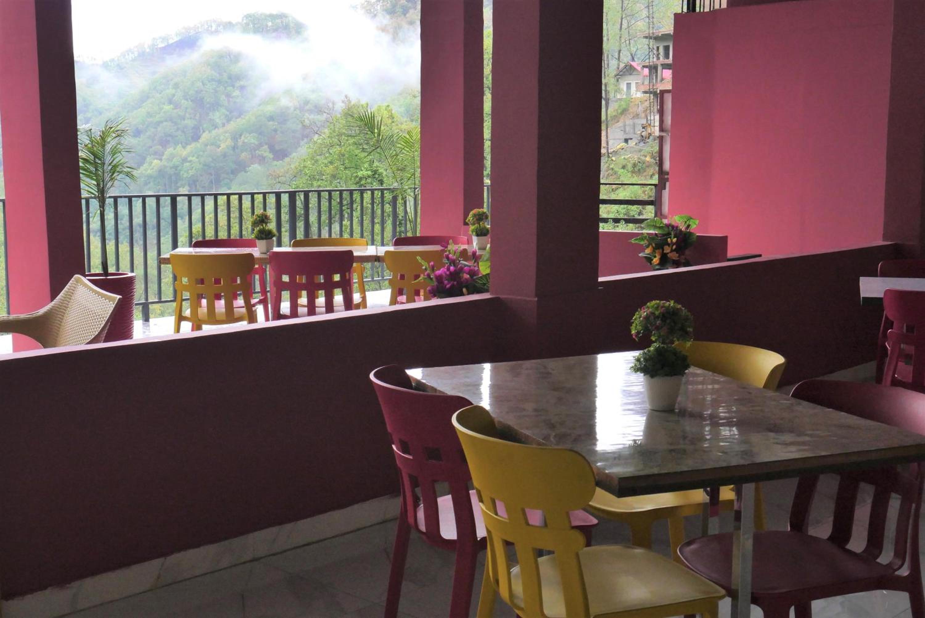 Family Room with Mountain View photo 2