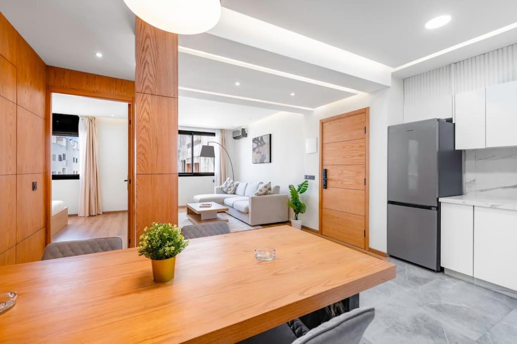 One-Bedroom Apartment photo 1