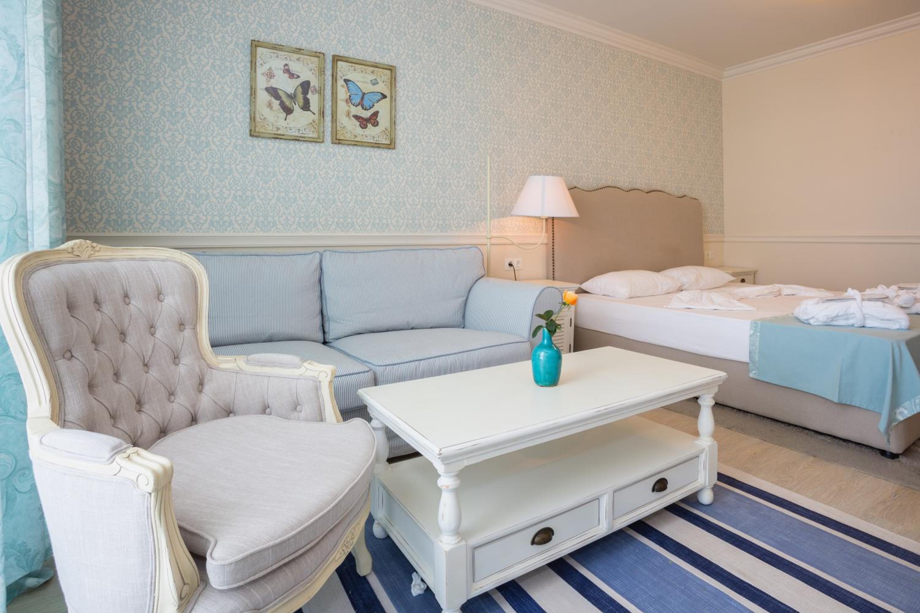 Double or Twin Room (2 Adults + 1 Child) photo 2