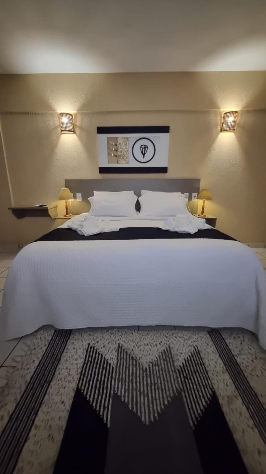 Deluxe Queen Suite photo 3