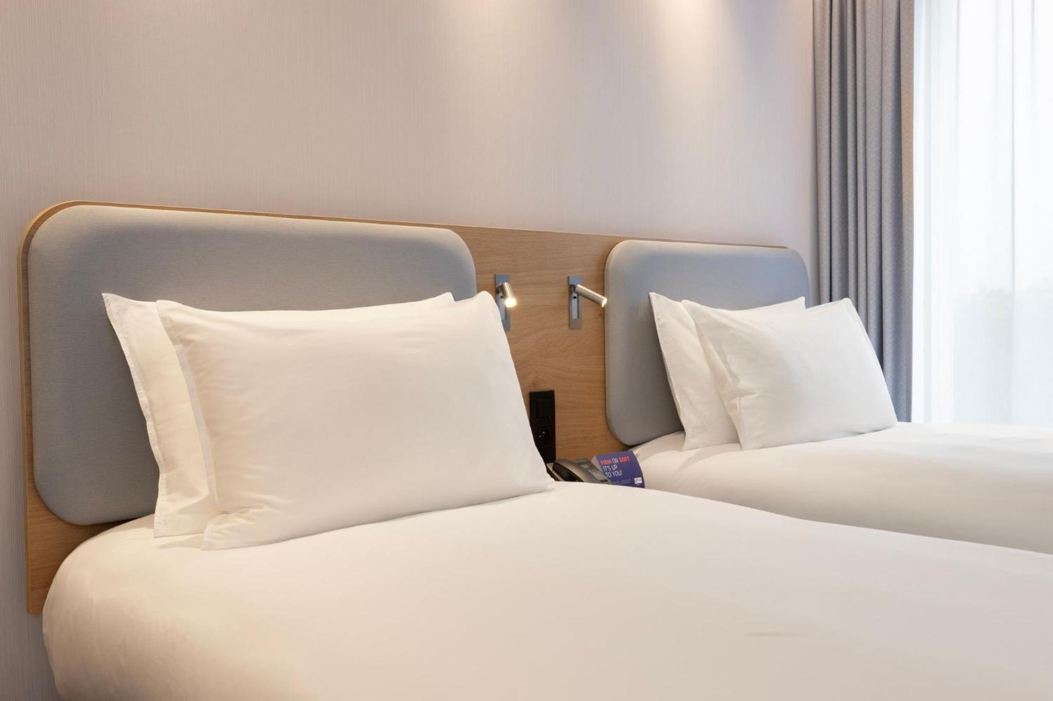 Standard Twin Room with Free Breakfast photo 3