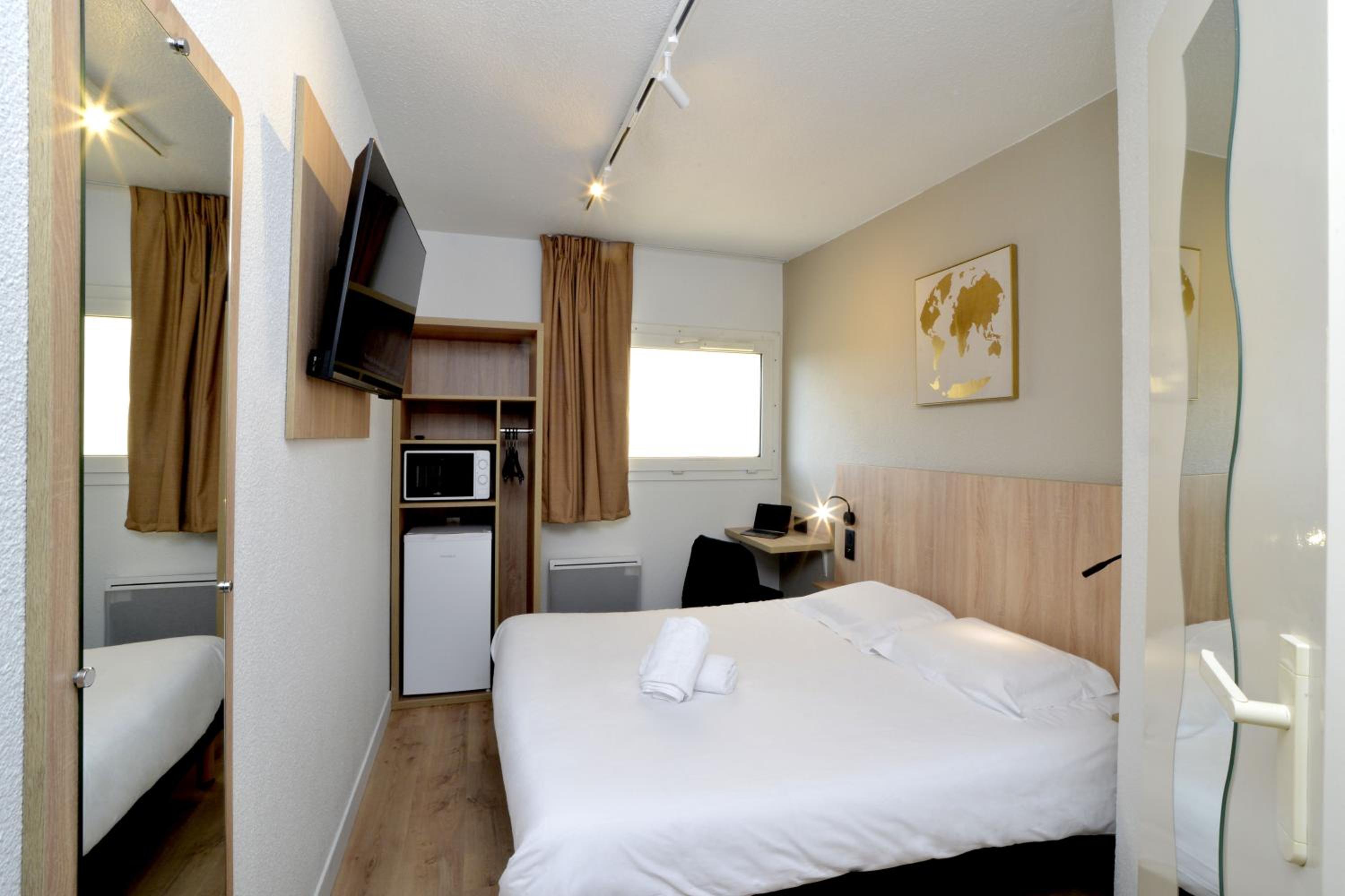 Standard Double Room photo 3