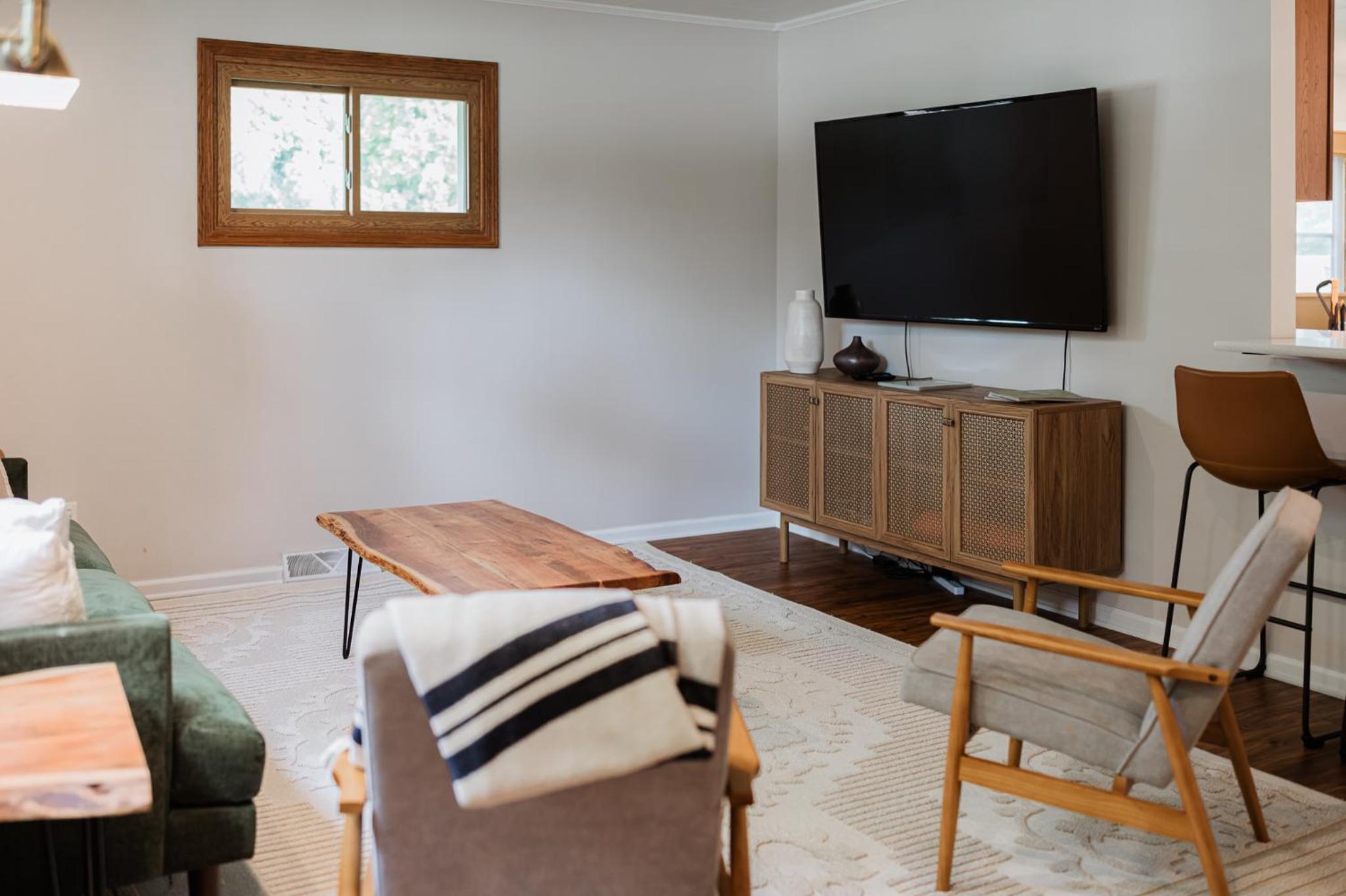 Three-Bedroom House photo 3