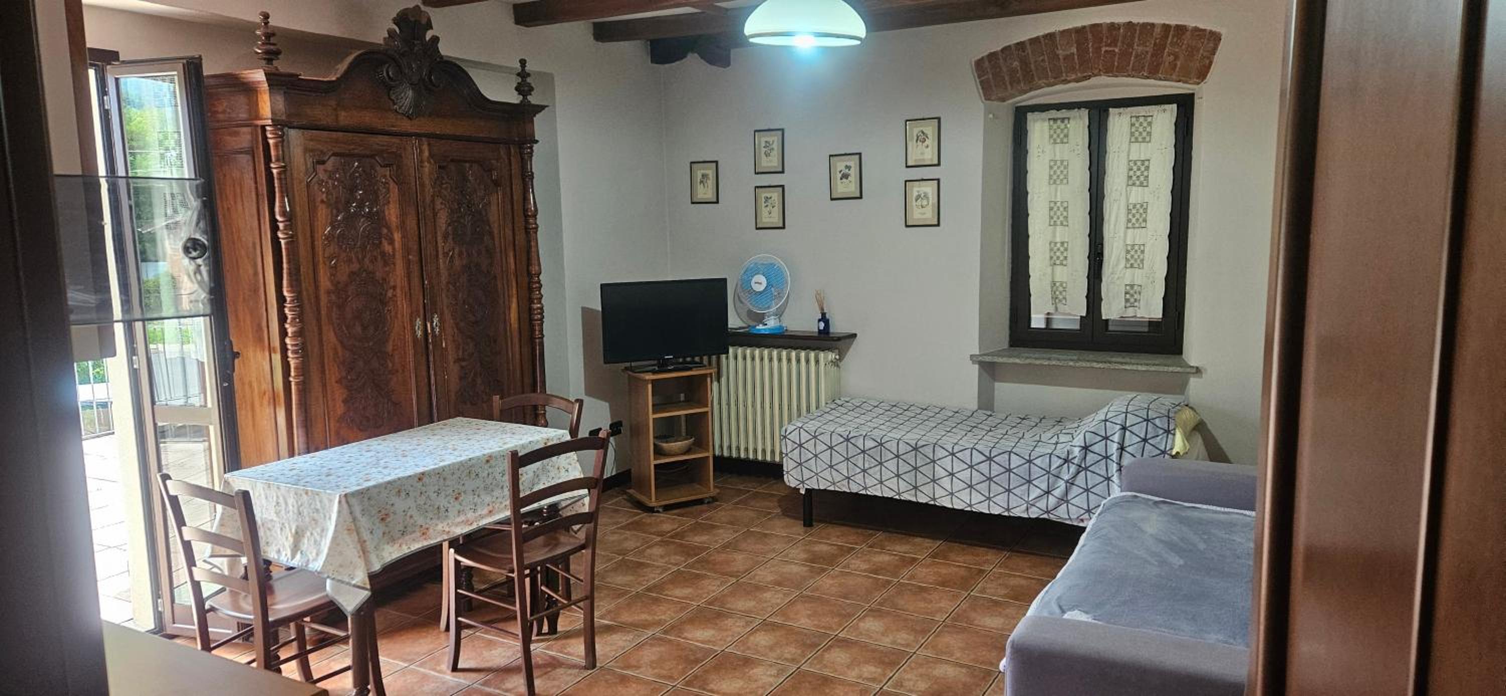 One-Bedroom House photo 1