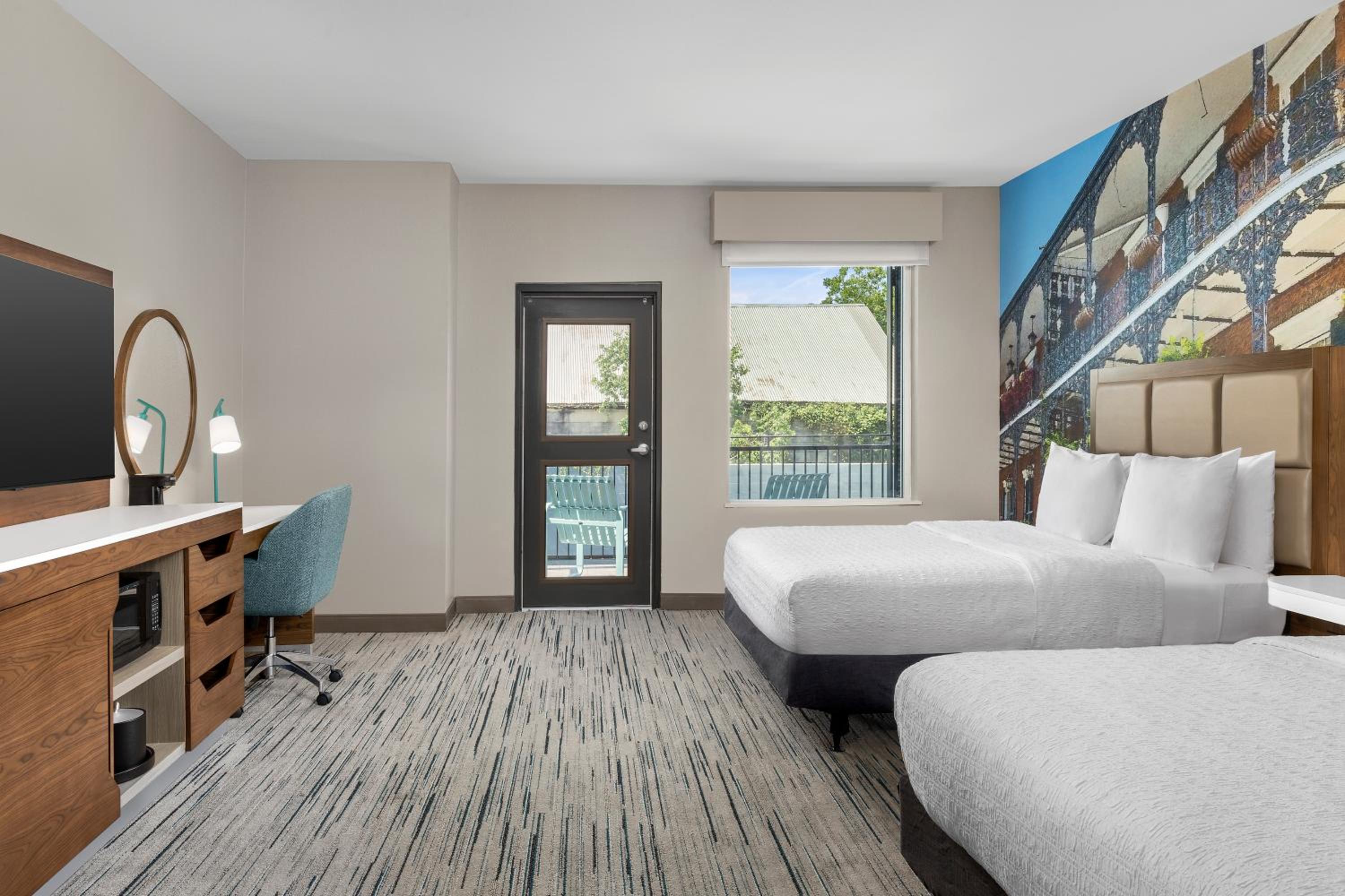 Queen Room with Two Queen Beds and Balcony - Hearing Accessible - Photo 2