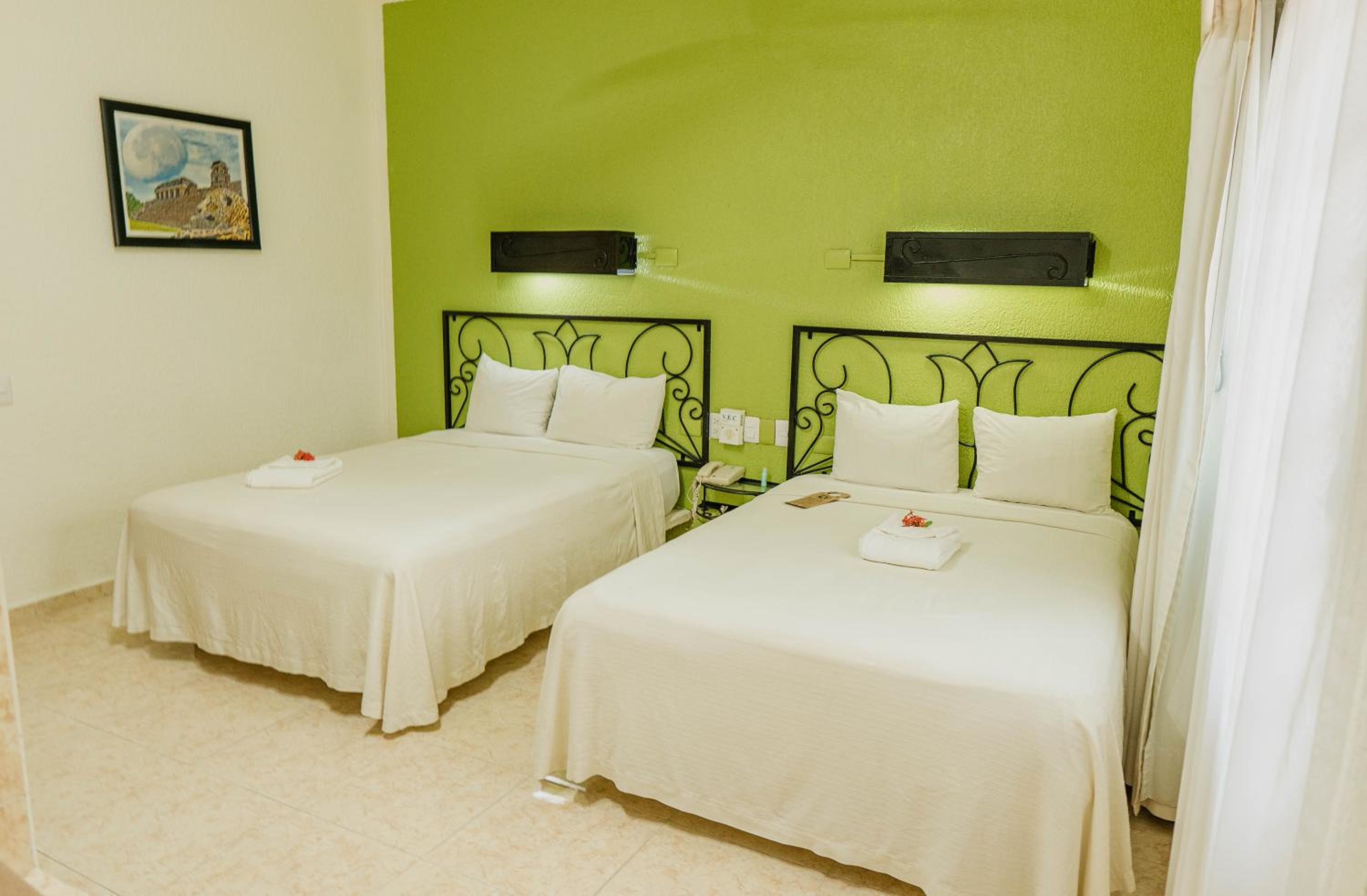 Budget Twin Room - Photo 1