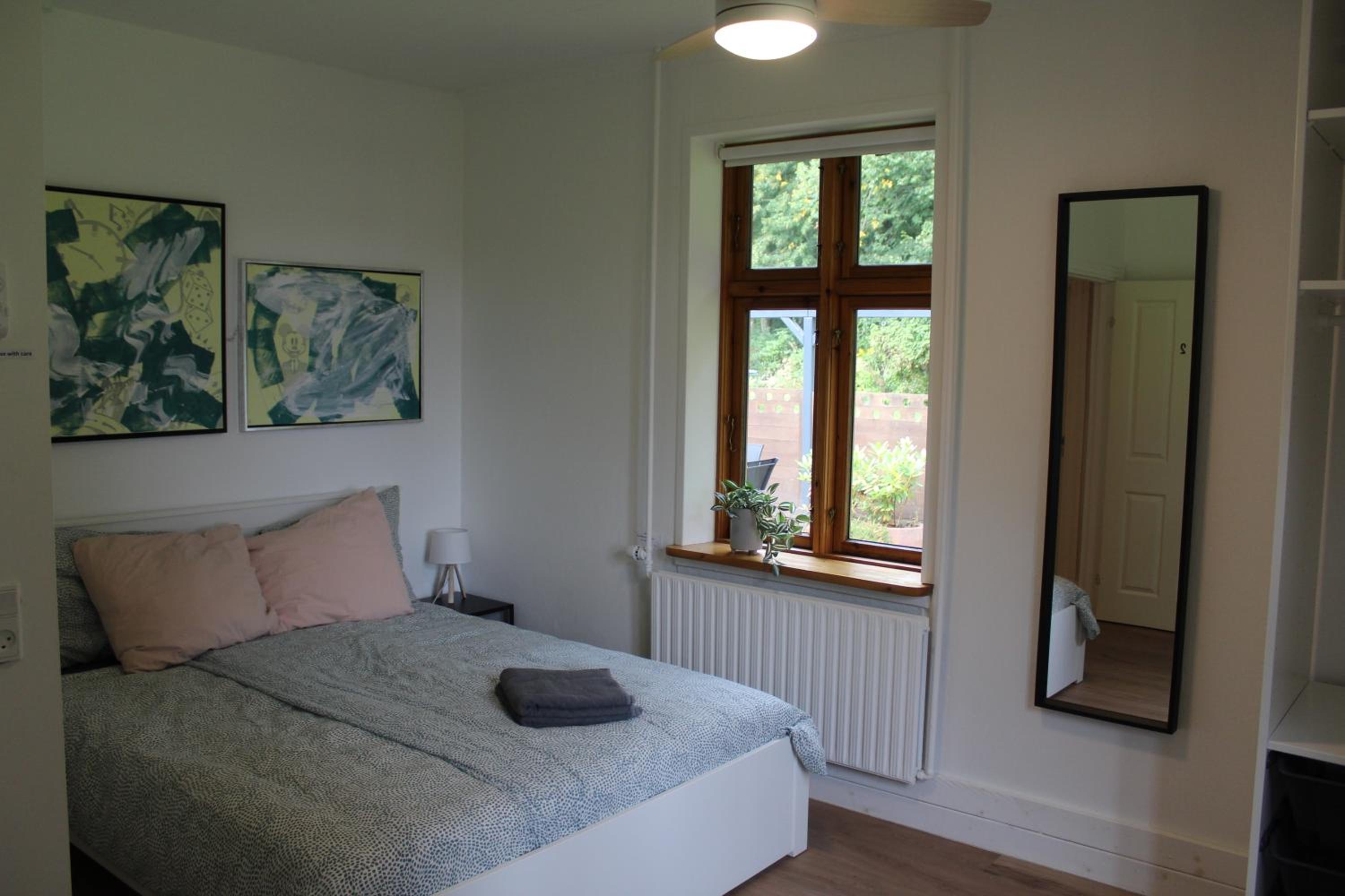 Double Room With Shared Bathroom photo 2