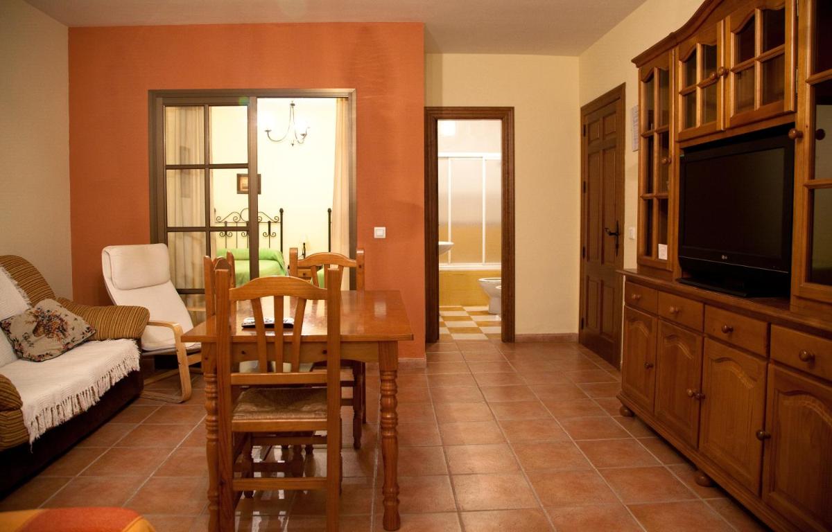 One-Bedroom Apartment (4 Adults) photo 3