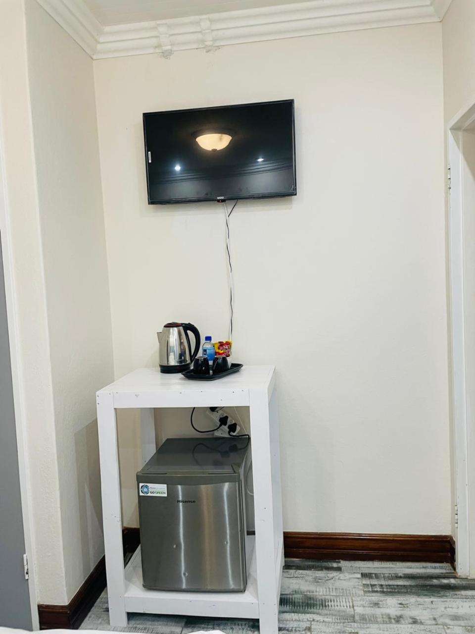 Deluxe Queen Suite photo 3
