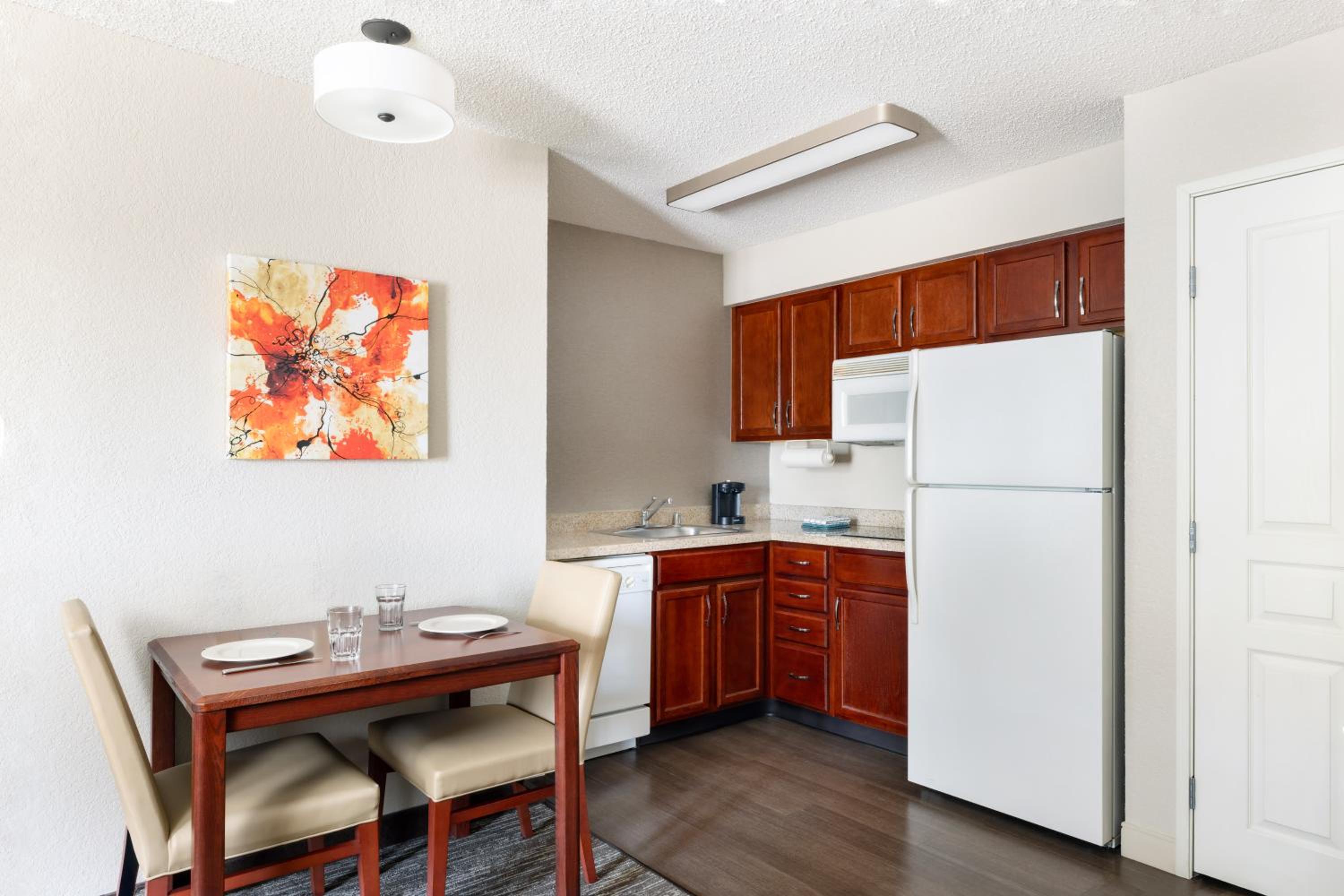 King Studio Suite - Photo 10