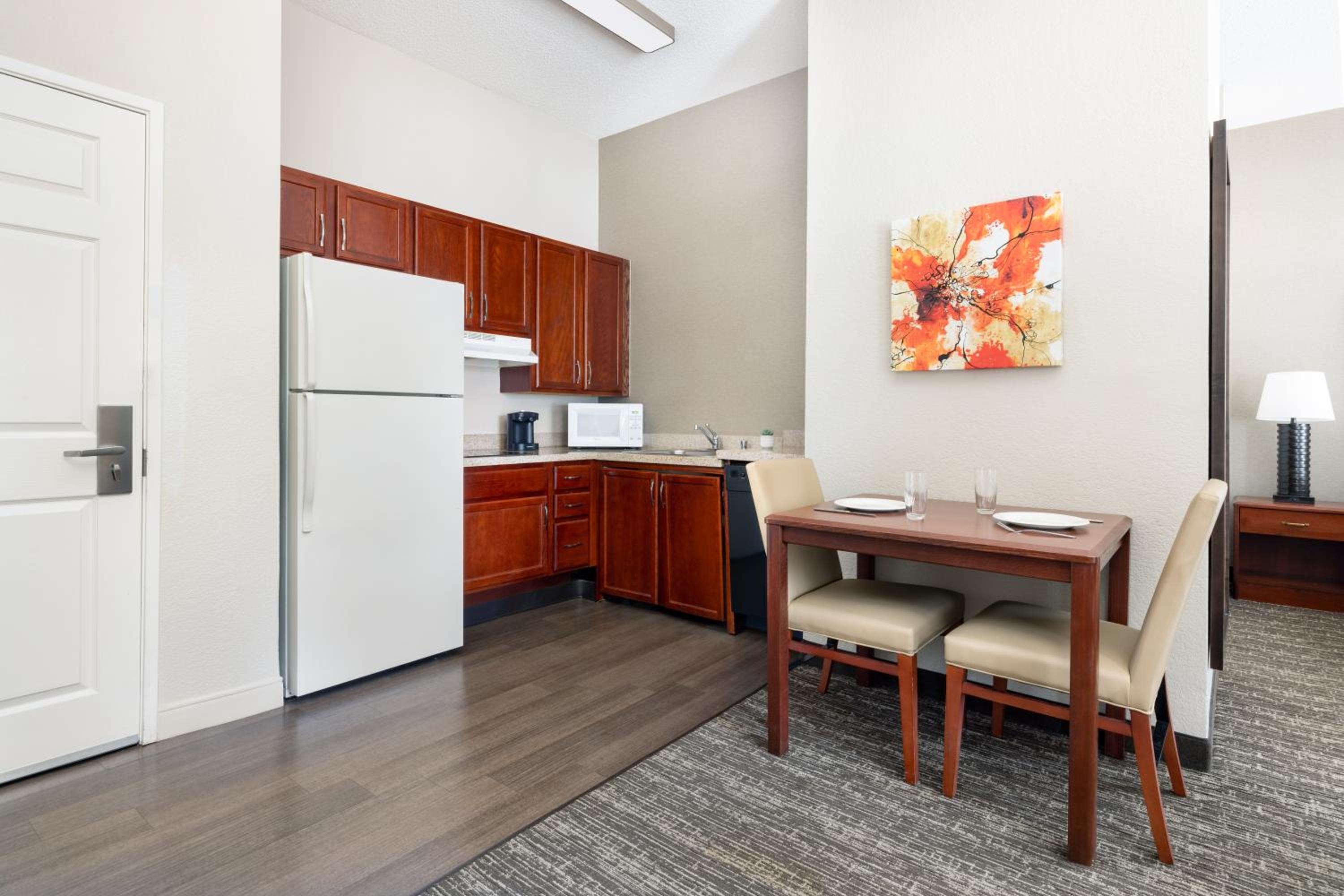 King Studio Suite - Photo 9