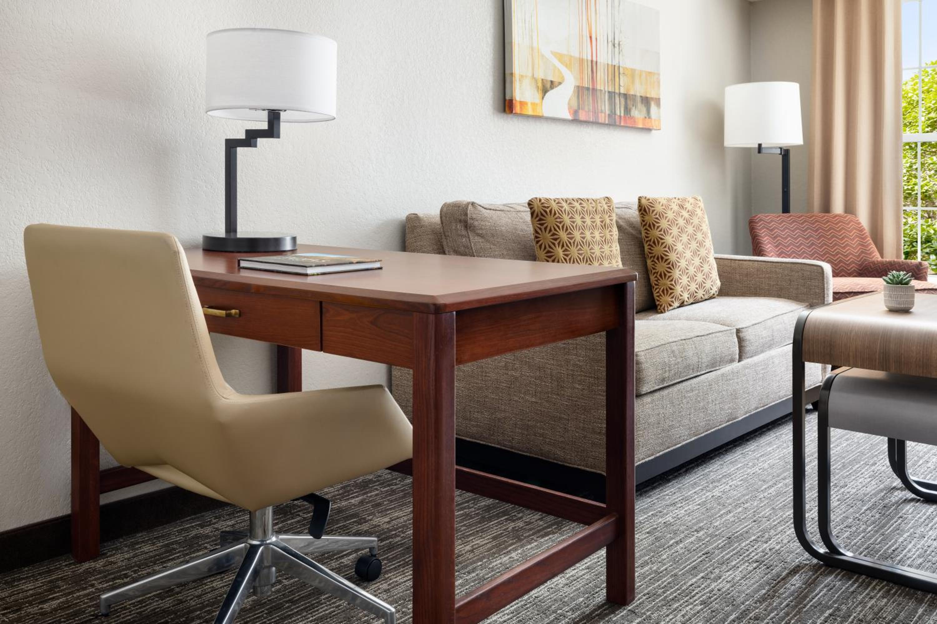 King Studio Suite - Photo 8