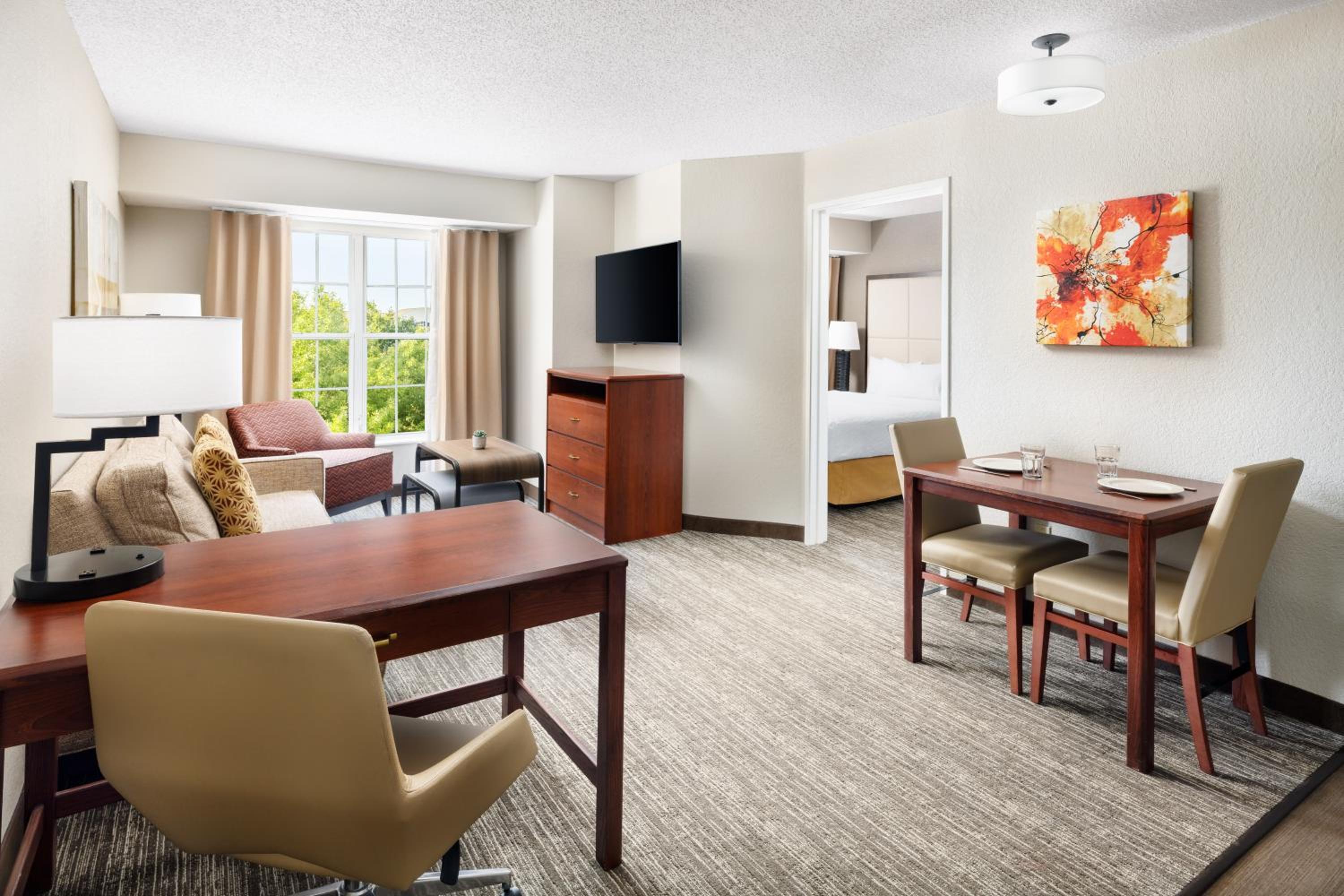 Queen Suite - Photo 16