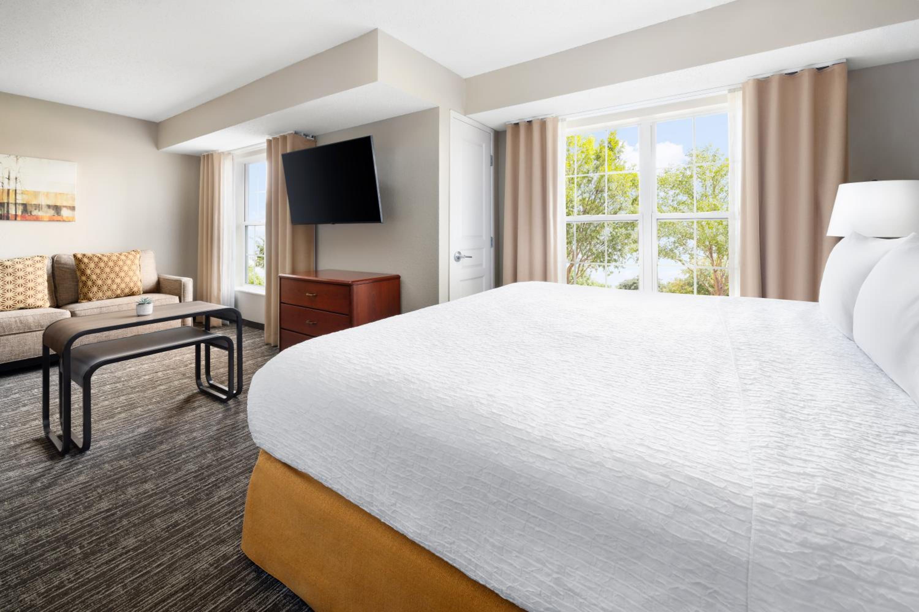 King Studio Suite - Photo 12