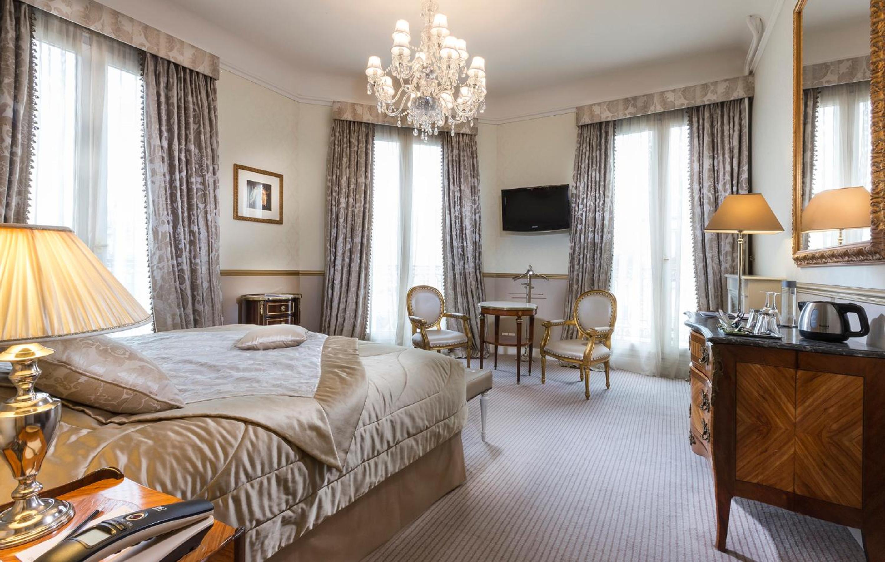  Corner Junior Suite photo 3