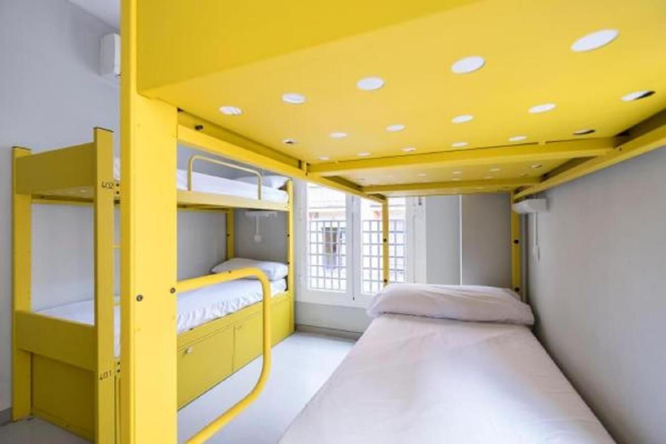 Bed in 14-Bed Mixed Dormitory Room photo 2