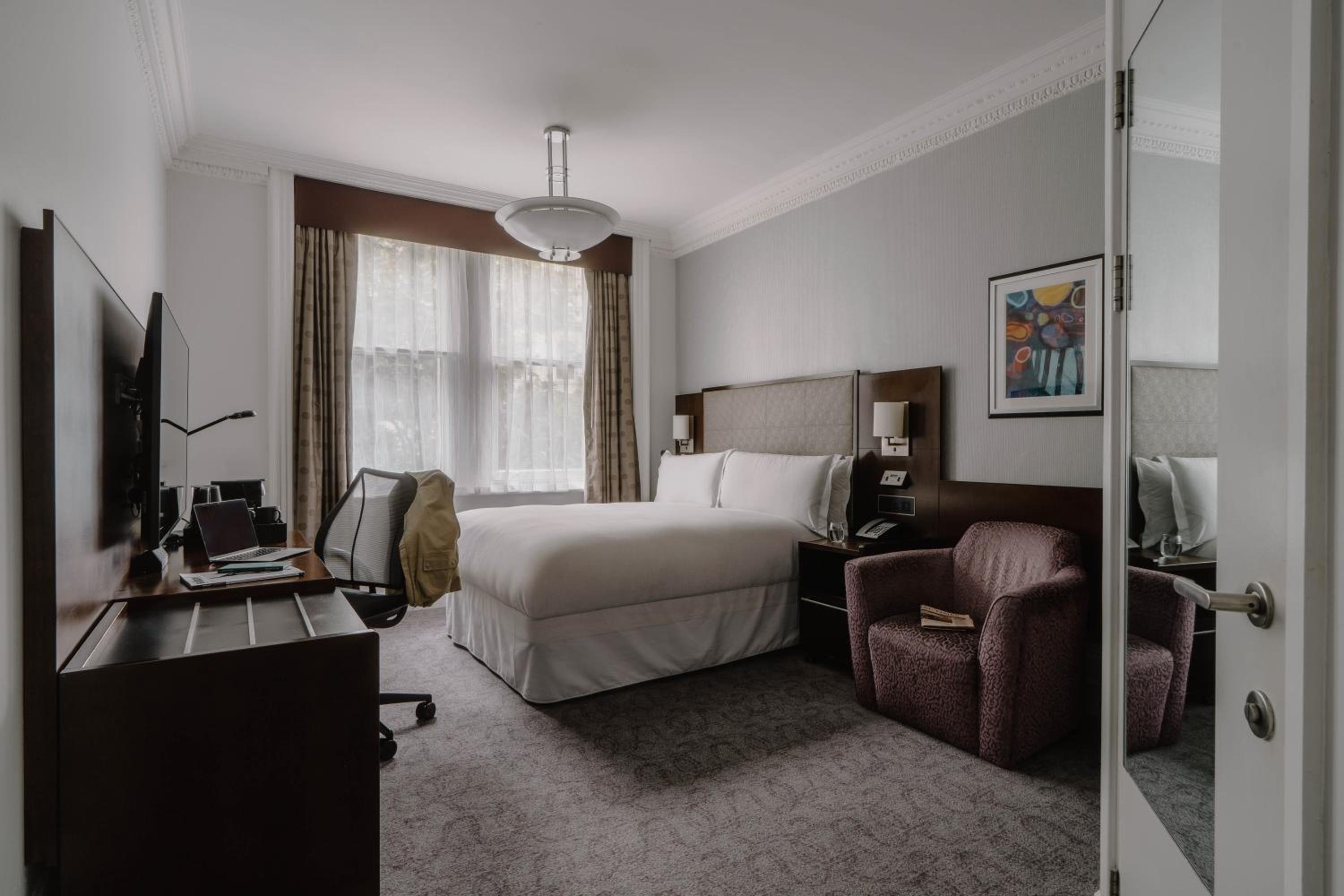 Standard Queen Room