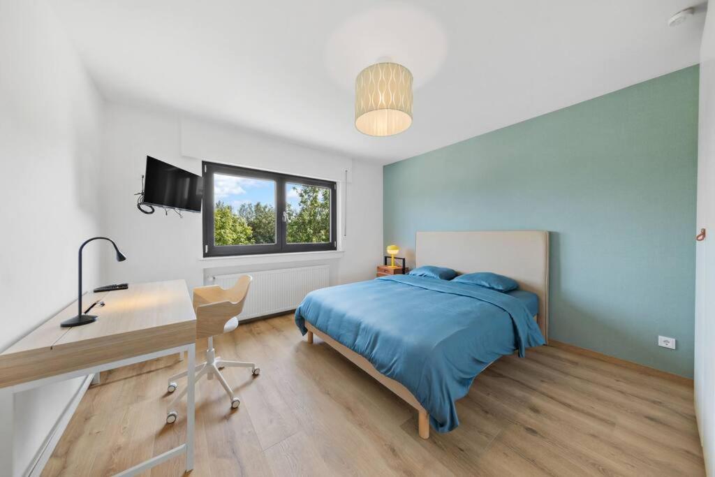 Private Room in Large Flat – Shared Kitchen photo 1