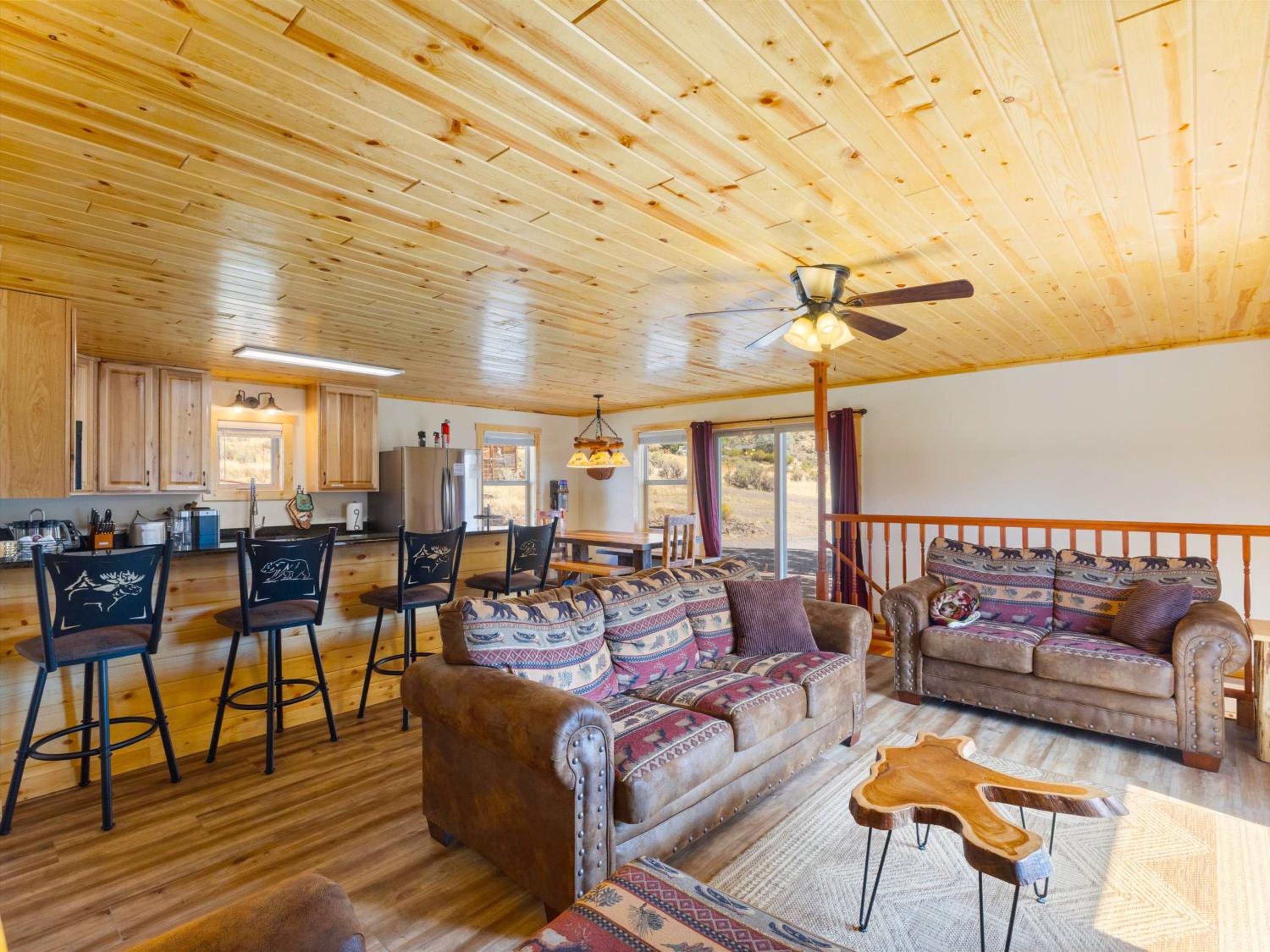 Five-Bedroom House photo 2