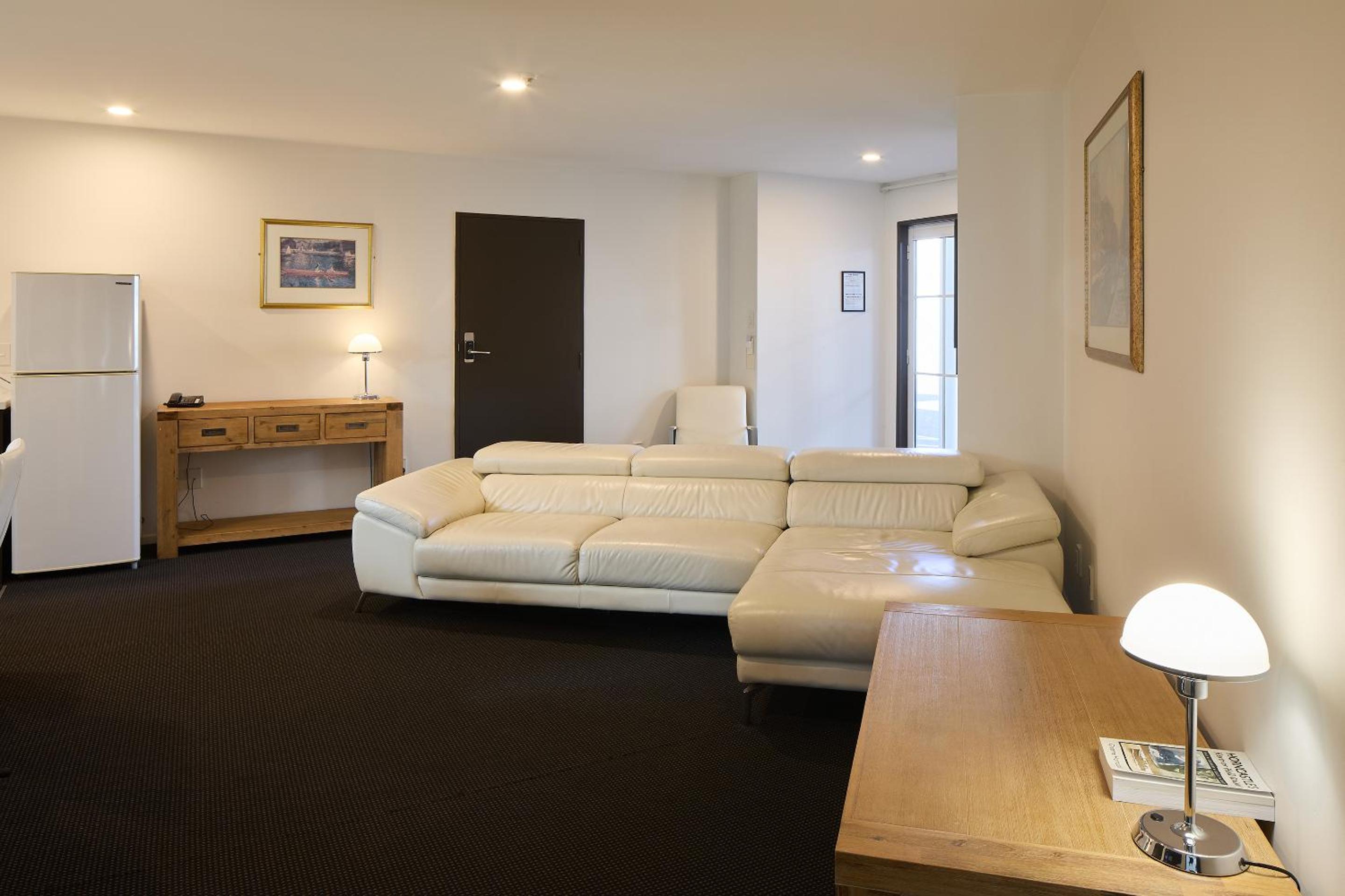 One-Bedroom Suite - Photo 1