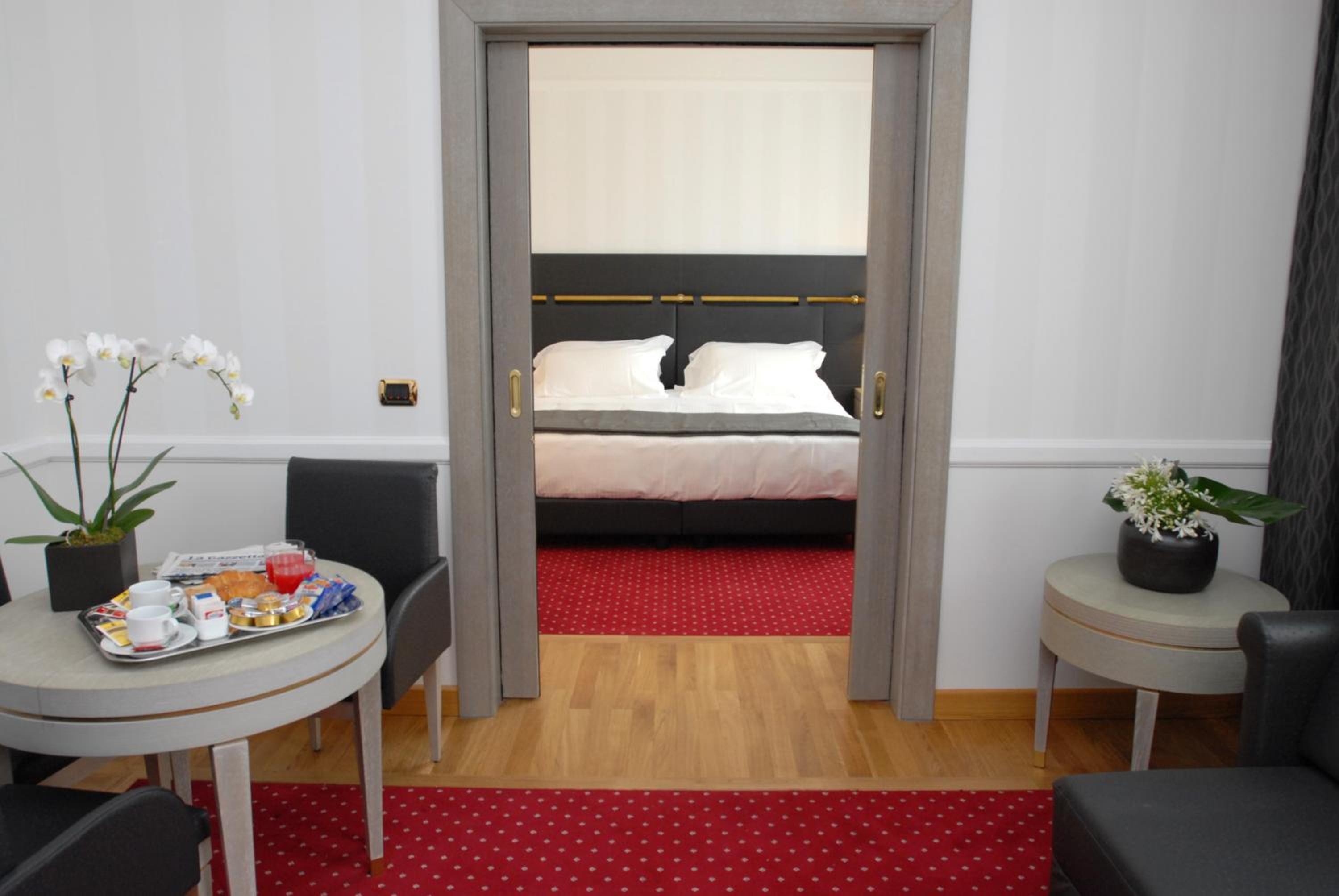 Suite - Photo 4
