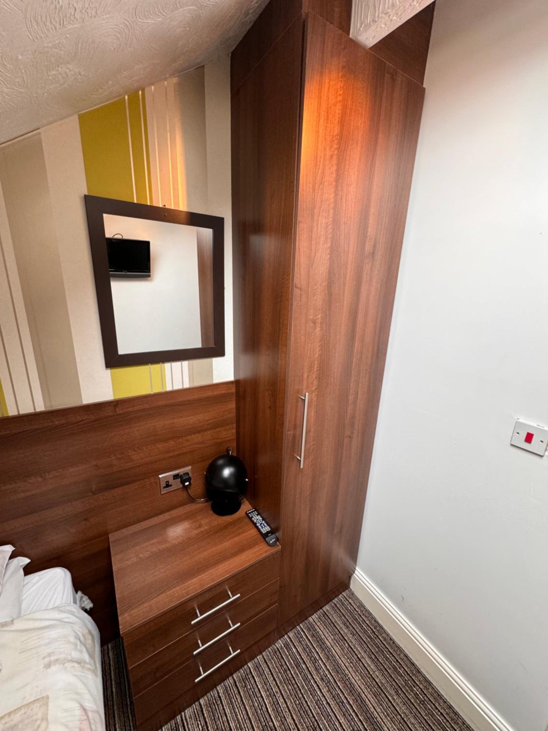 Single Room photo 2