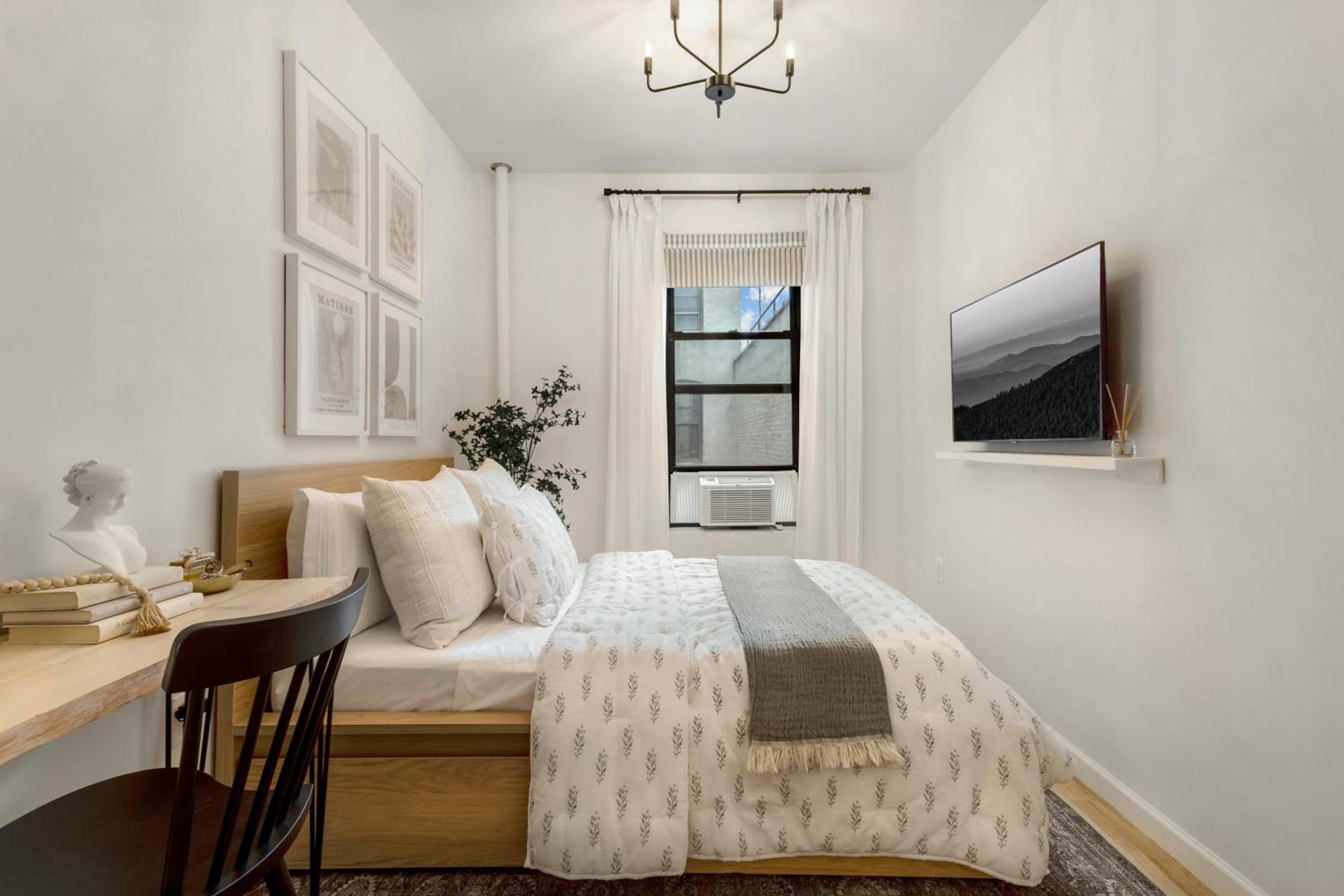 Three-Bedroom Apartment photo 1