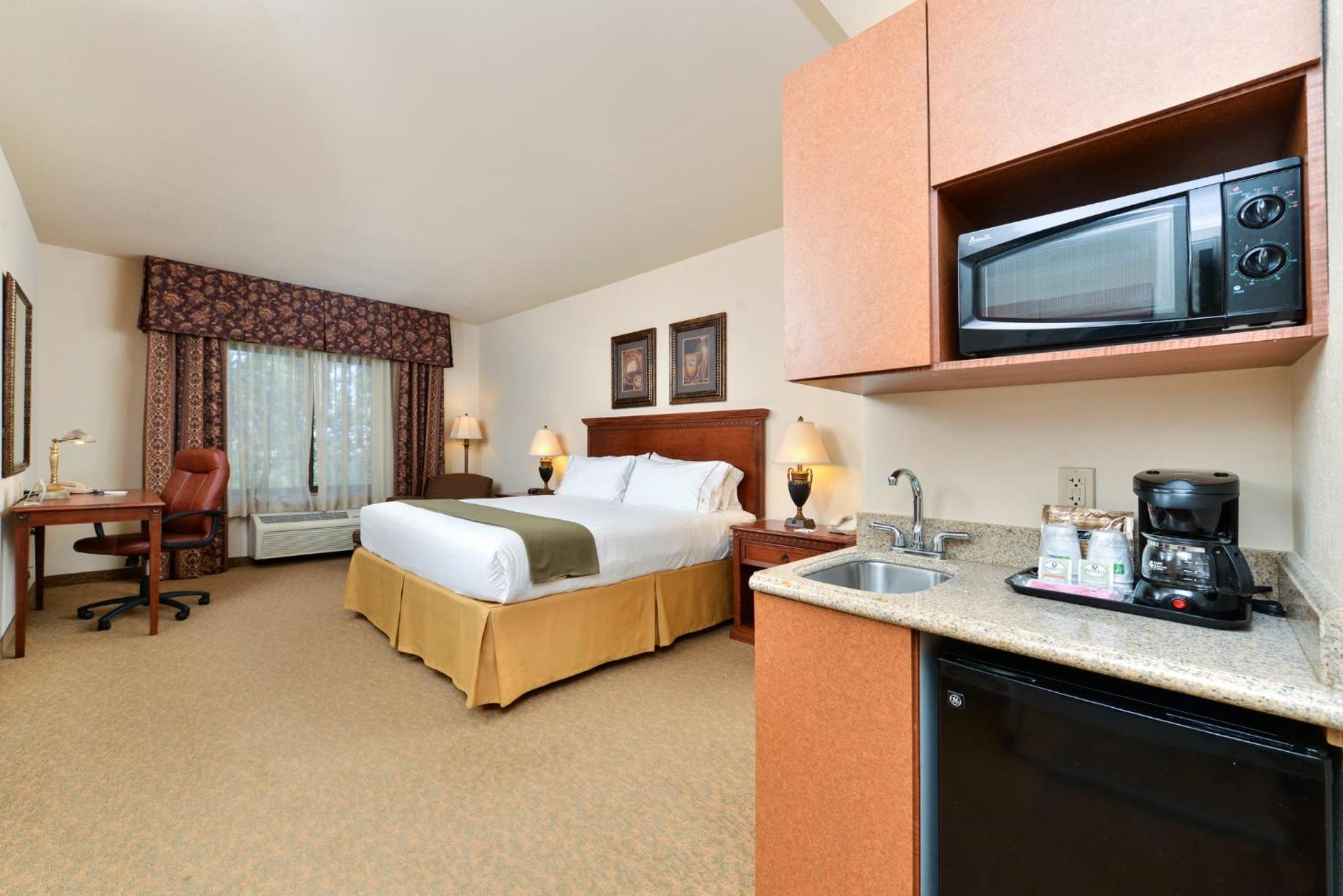 Standard King Room - Photo 2