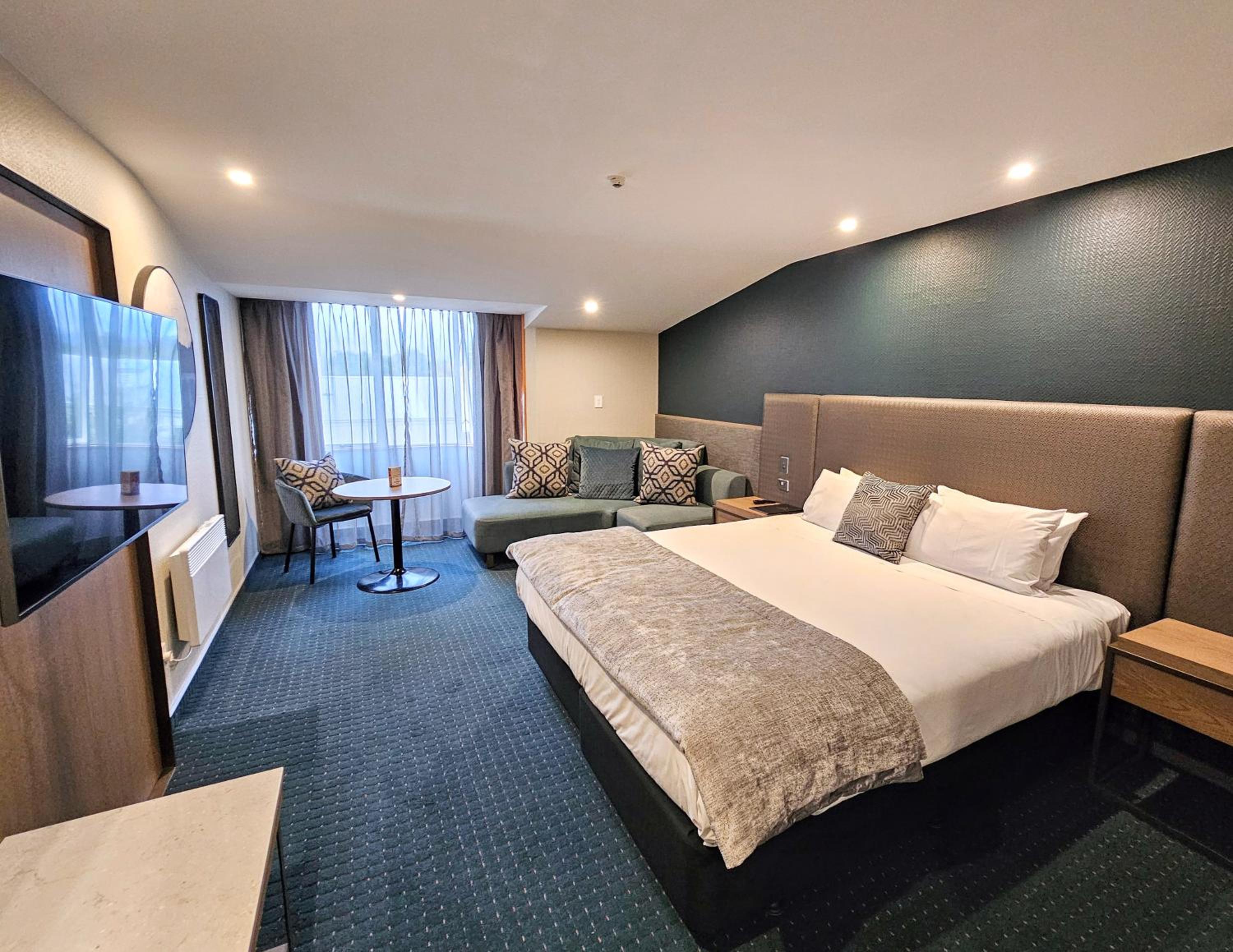 Deluxe King Room - Photo 1